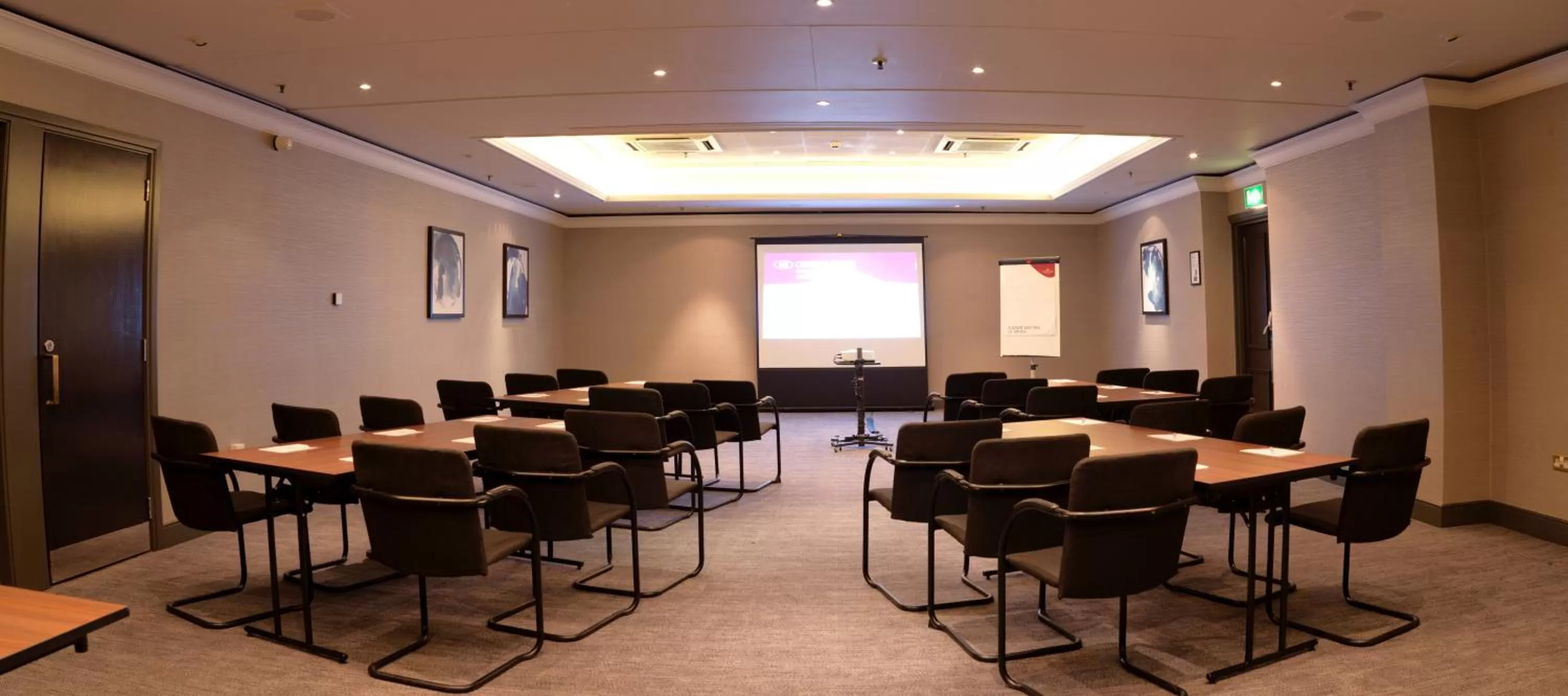 Meeting/conference room in Crowne Plaza Harrogate by IHG