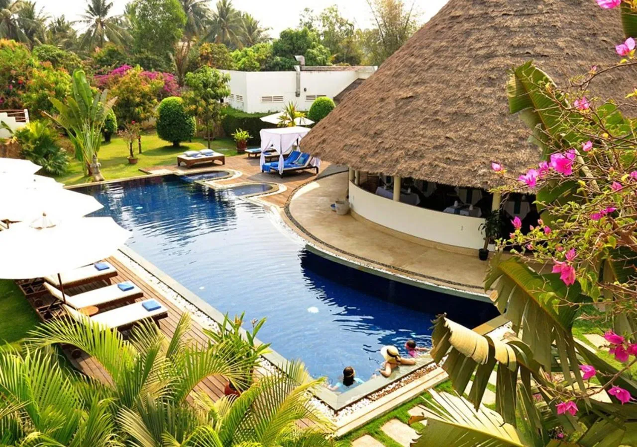 Swimming pool in Navutu Dreams Resort & Wellness Retreat