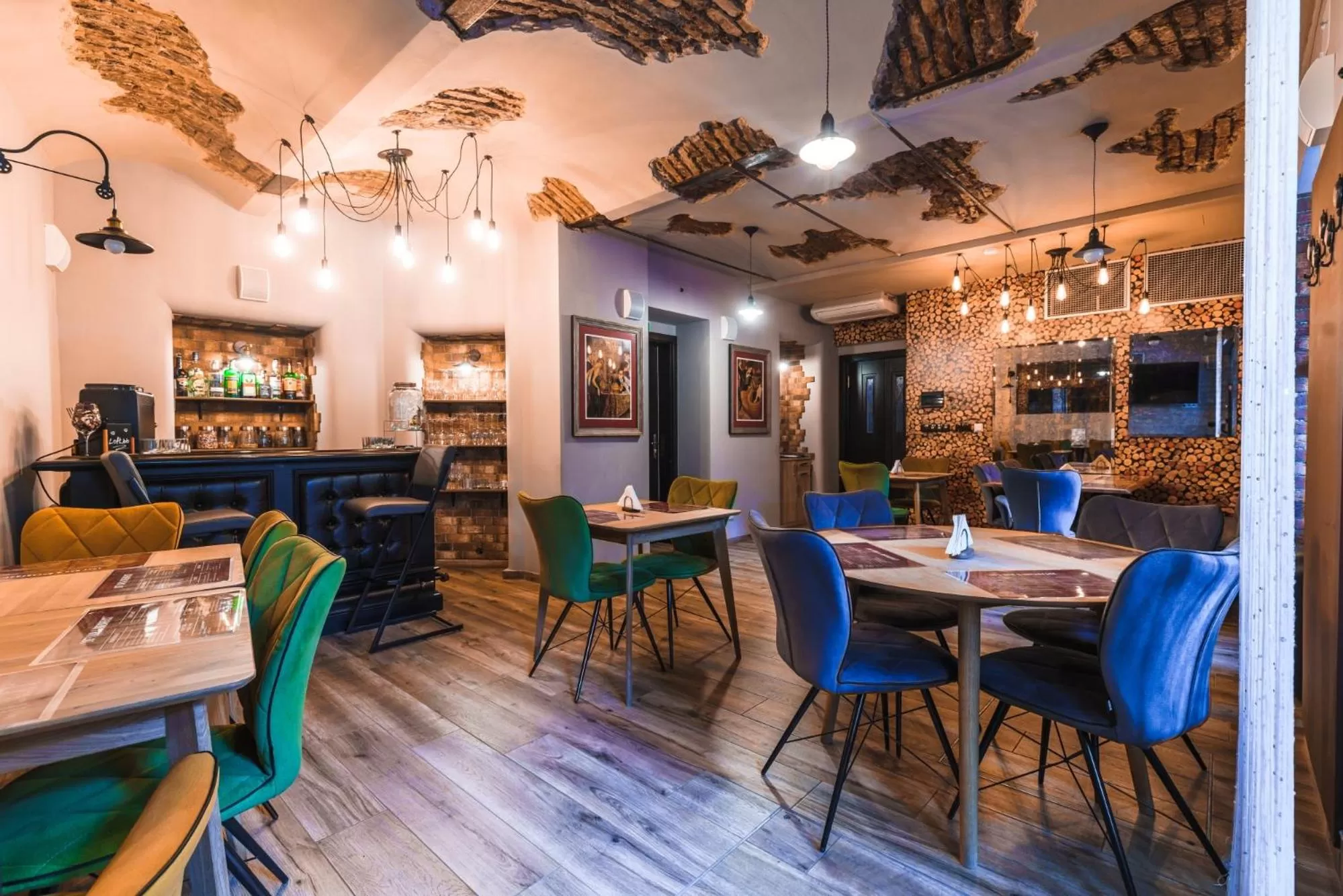 Restaurant/places to eat in Hotel Ambiente Wellness & Spa