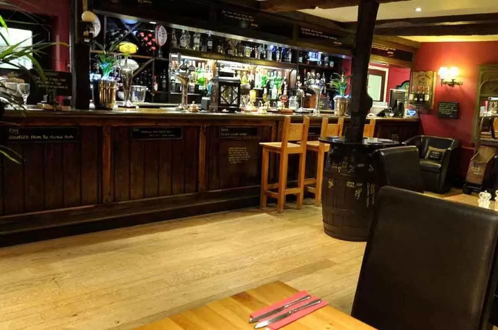 Lounge or bar in The Bird In Hand Inn, Witney