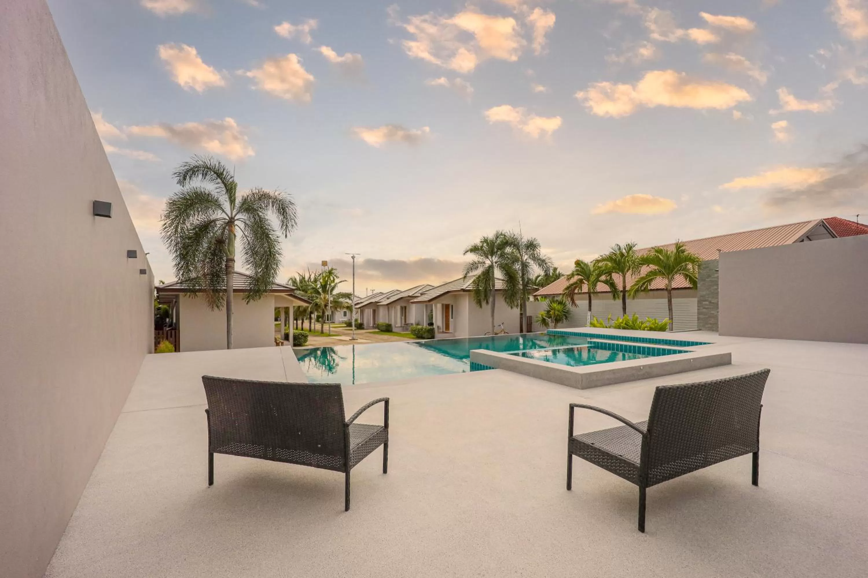 AKARD Private Villas Sattahip