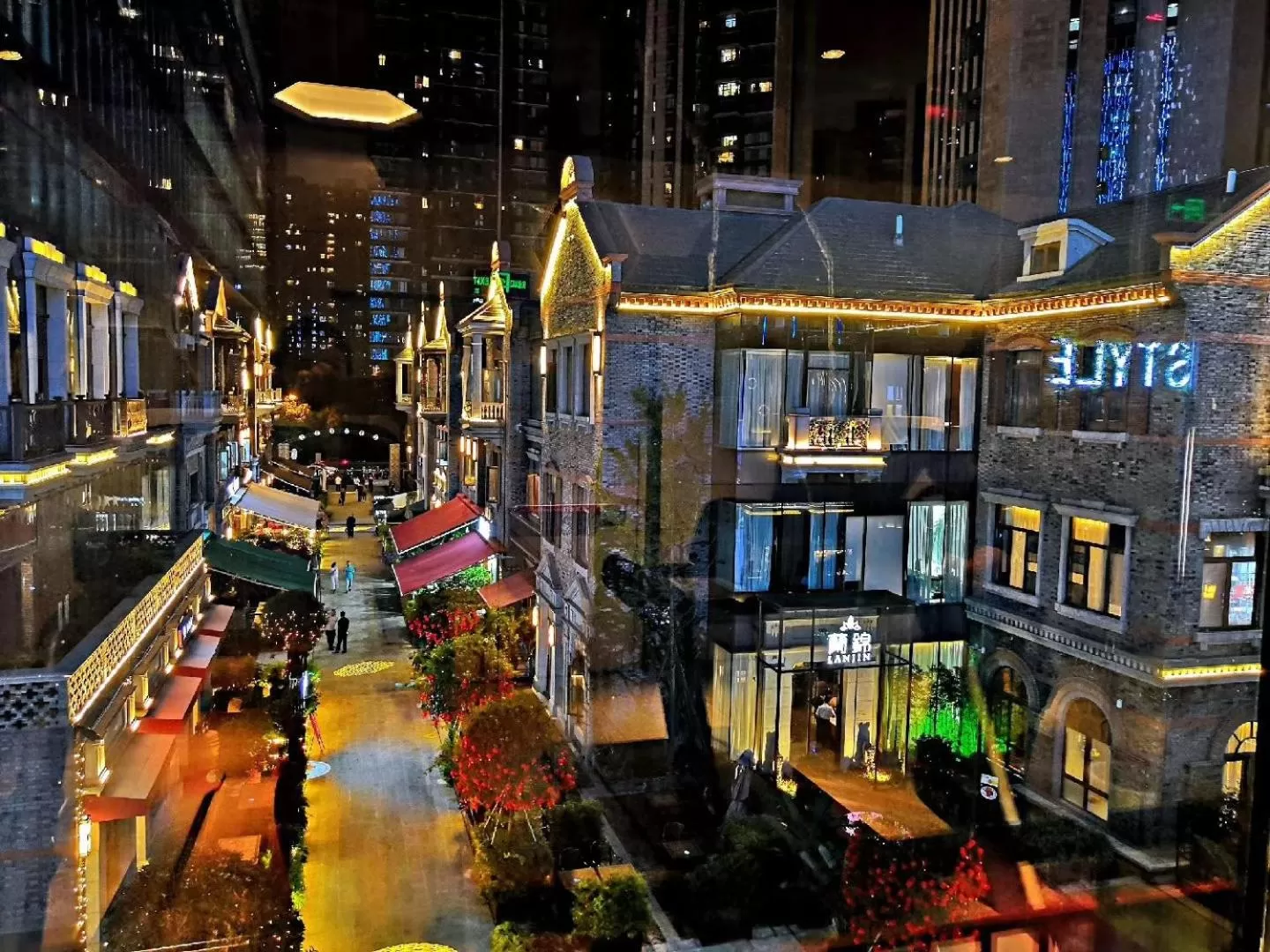 Restaurant/places to eat in Hyatt House Chengdu Pebble Walk