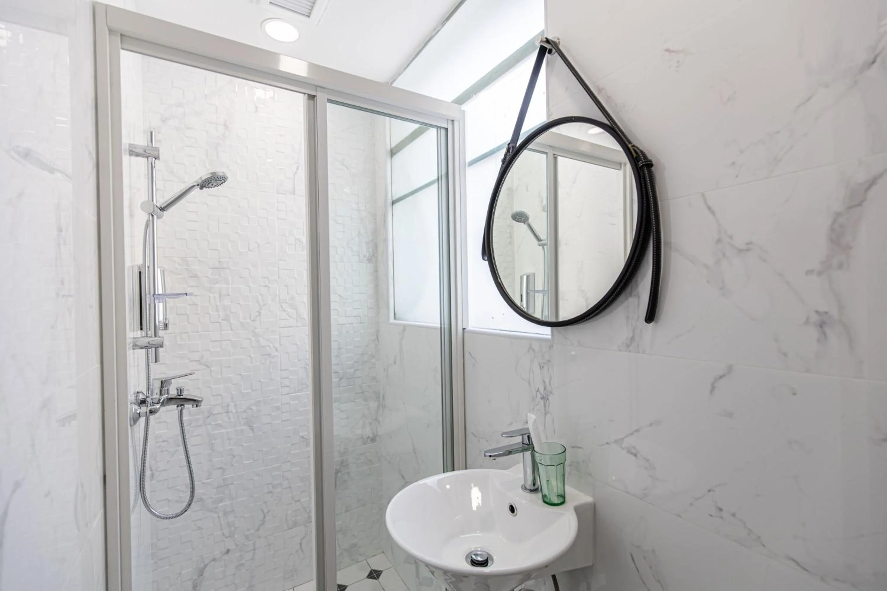 Bathroom in Philip Hotel