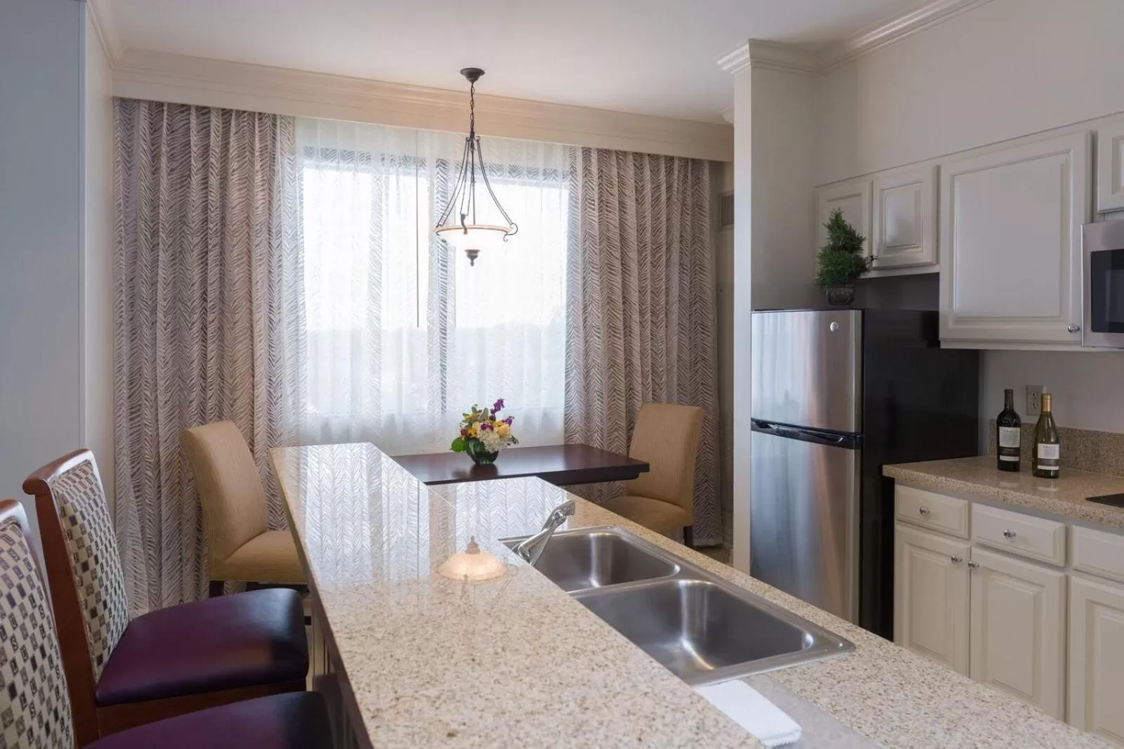 Kitchen or kitchenette in The Cook Hotel and Conference Center at LSU