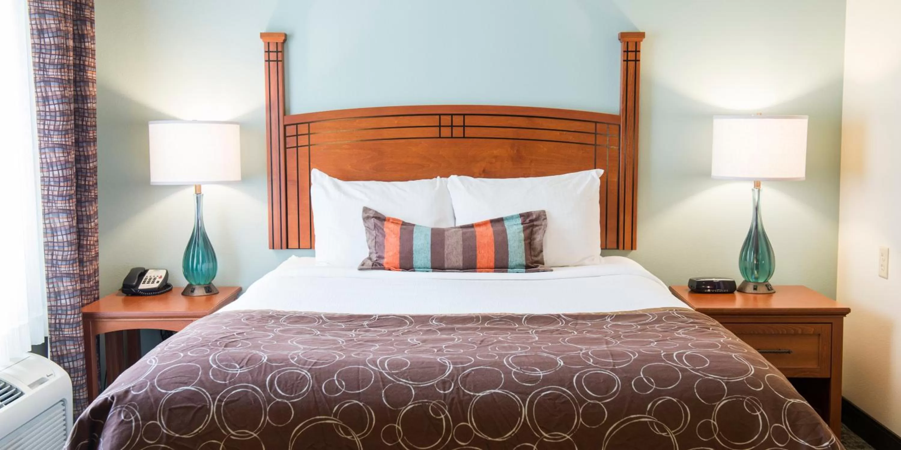 Photo of the whole room, Bed in Staybridge Suites Fargo by IHG