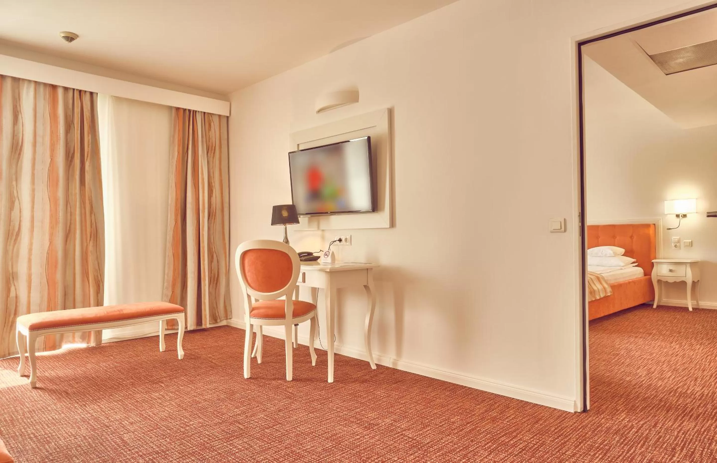 TV and multimedia, Bed in Continental Forum Bucuresti Palatul Parlamentului