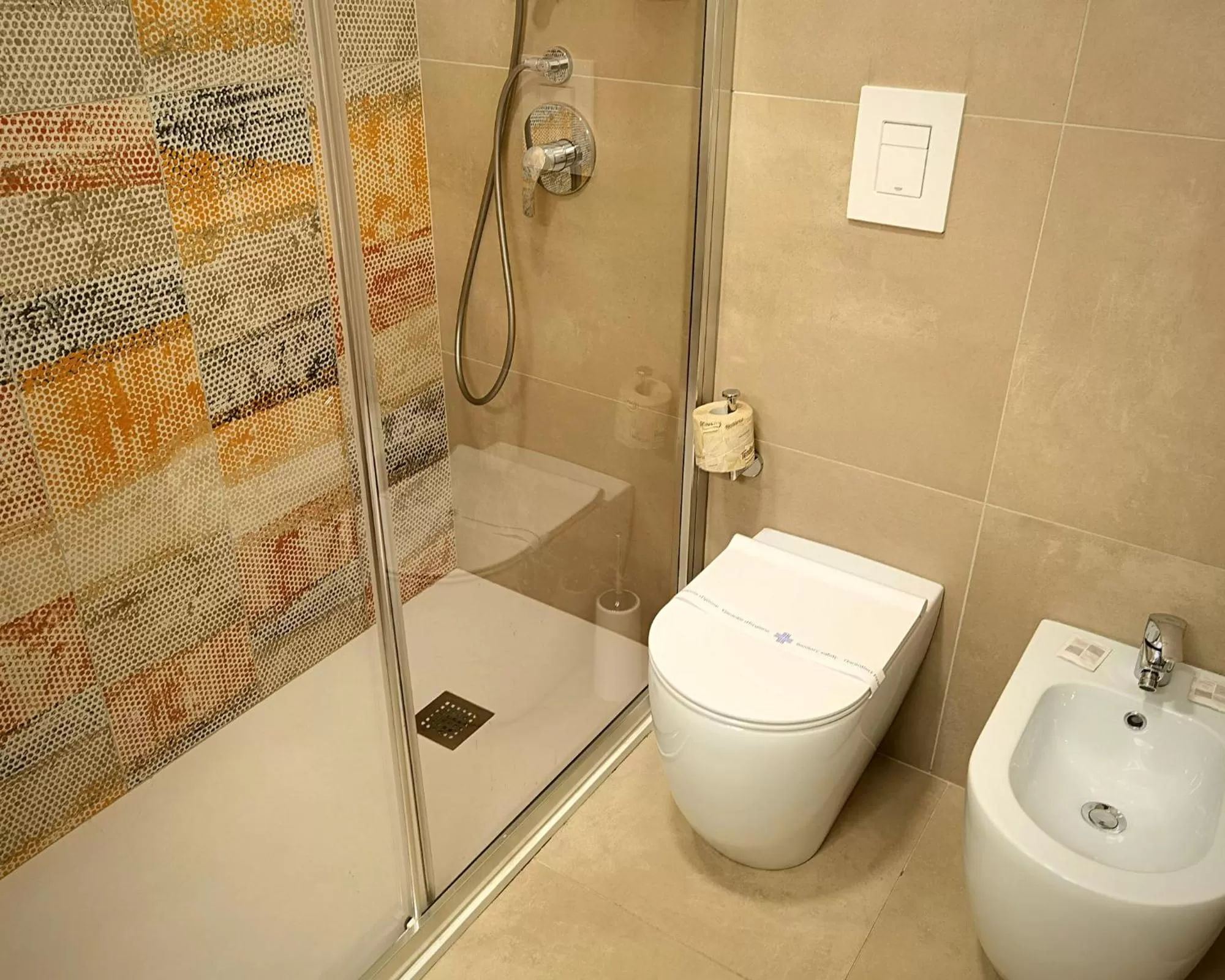 Bathroom in President Hotel Palermo