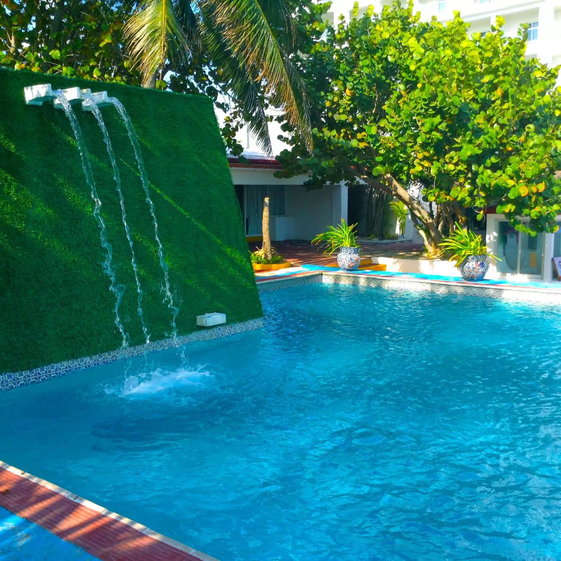Pool view in Hotel Maya Caribe Faranda Cancún