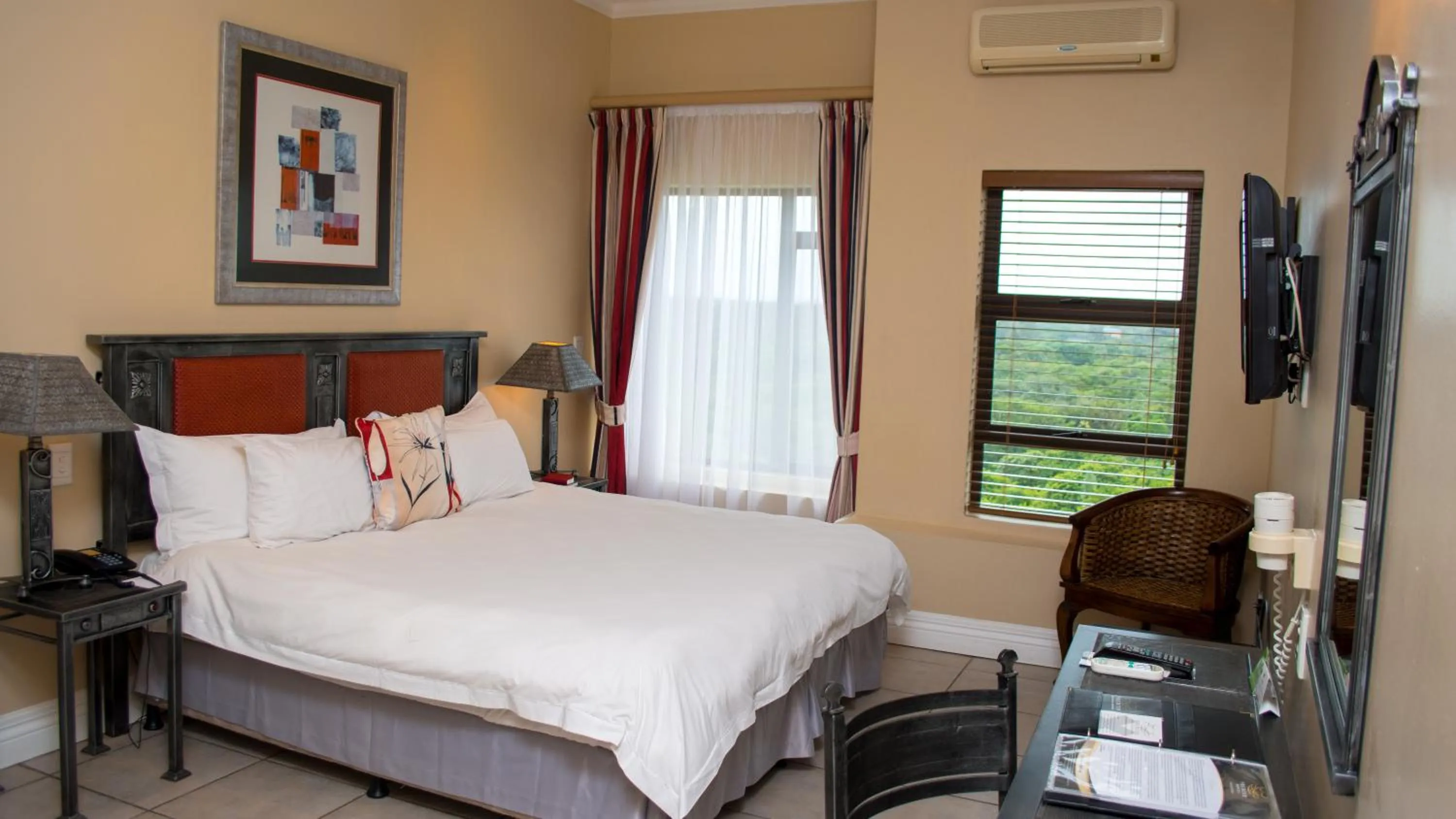 Bed in Premier Hotel The Richards