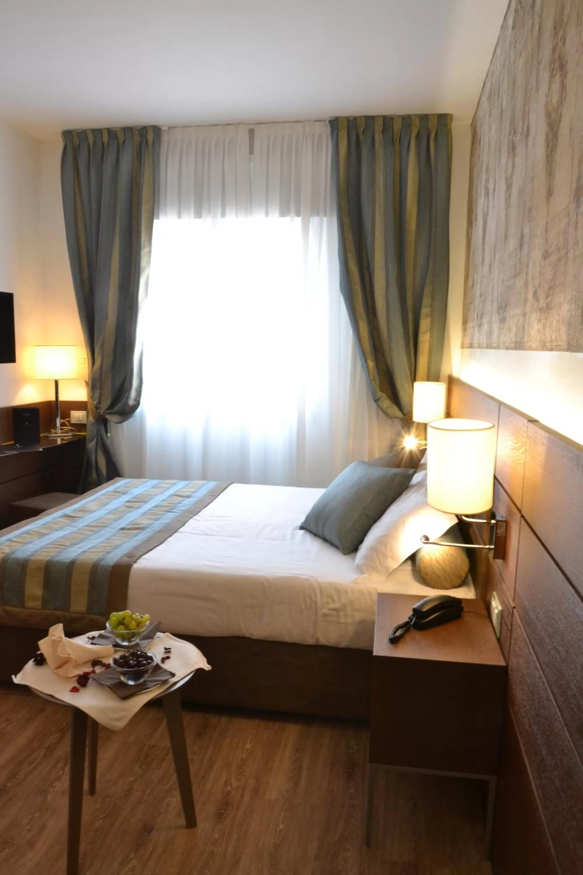 Bed in LH Hotel Sirio Venice