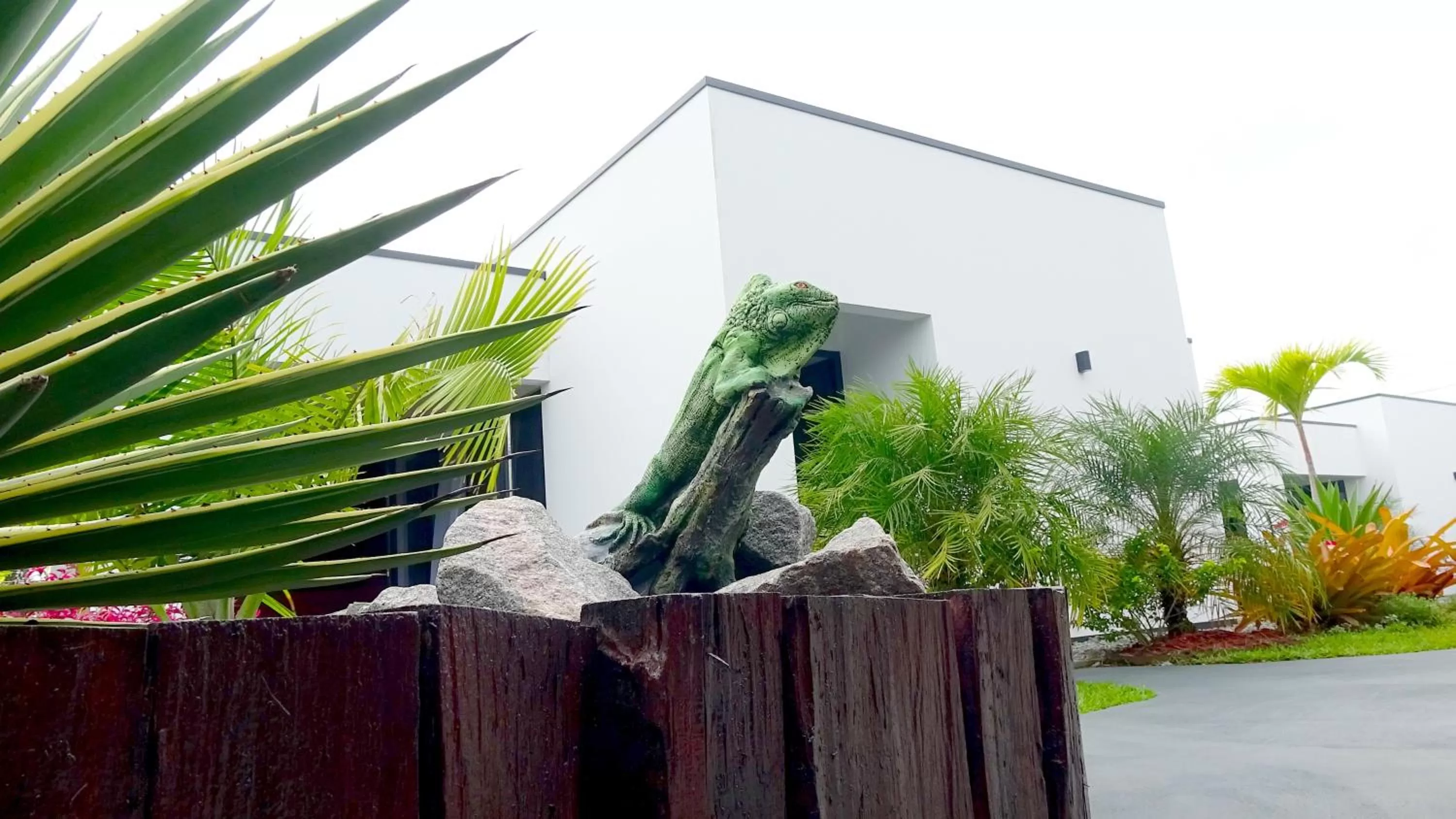 Garden in Bronbella Villa Residence