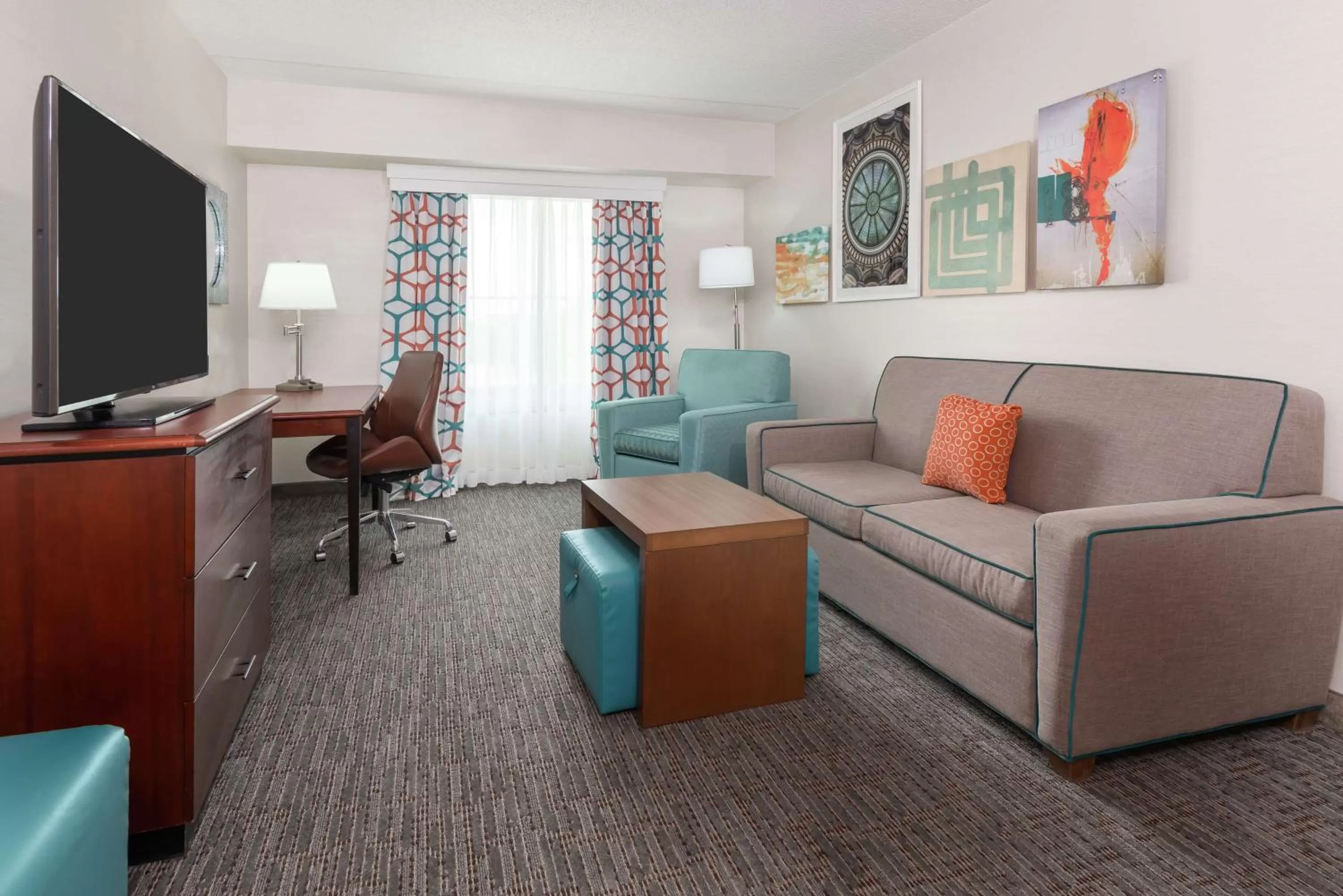 Living room in Homewood Suites by Hilton Cleveland-Beachwood