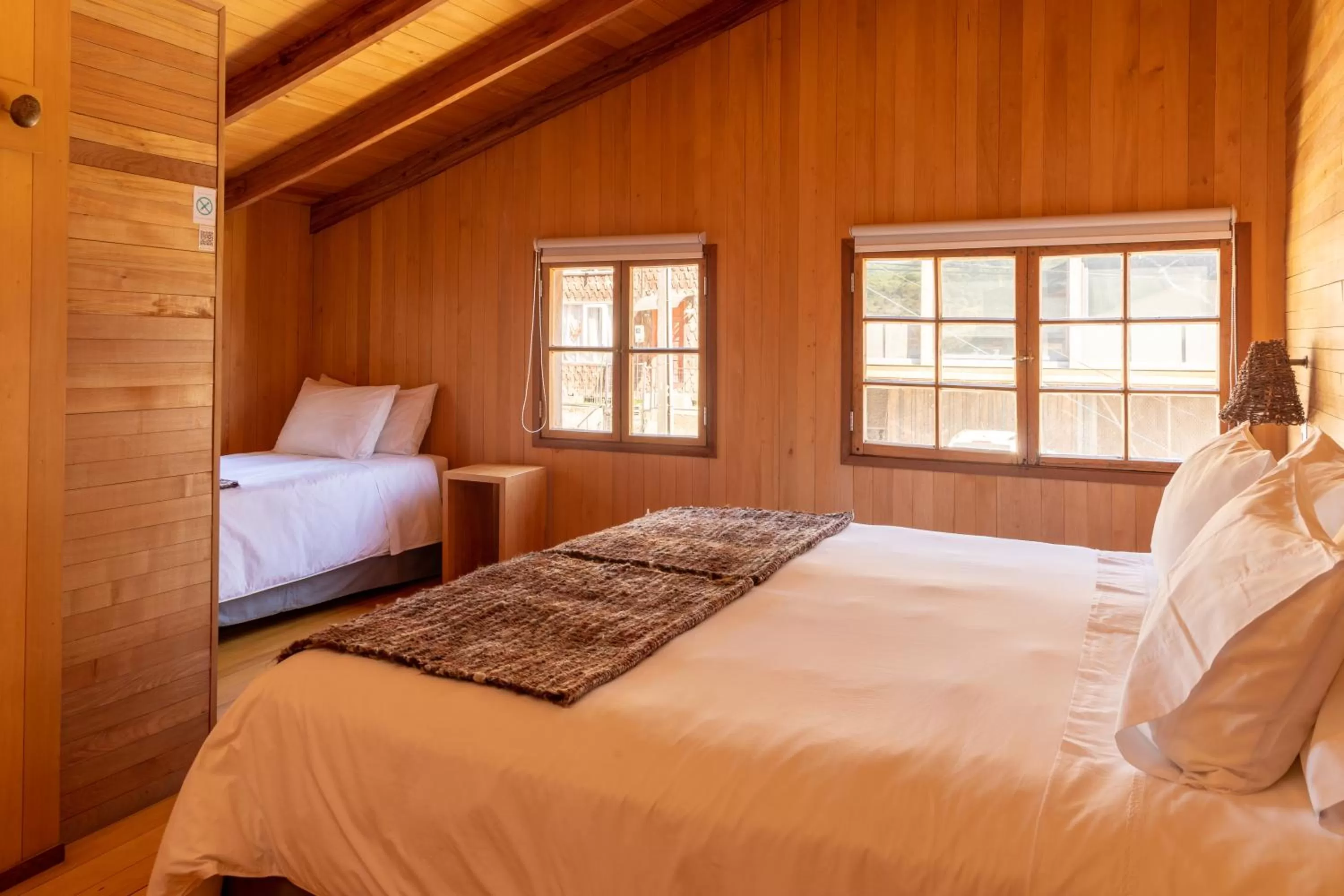 Photo of the whole room, Bed in Sizigia