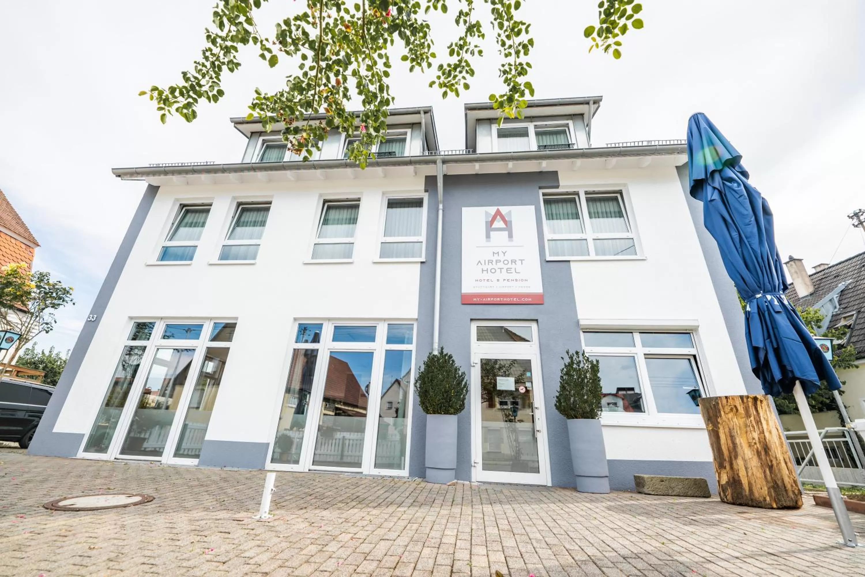 Facade/entrance in My Airport Hotel STUTTGART-AIRPORT-MESSE