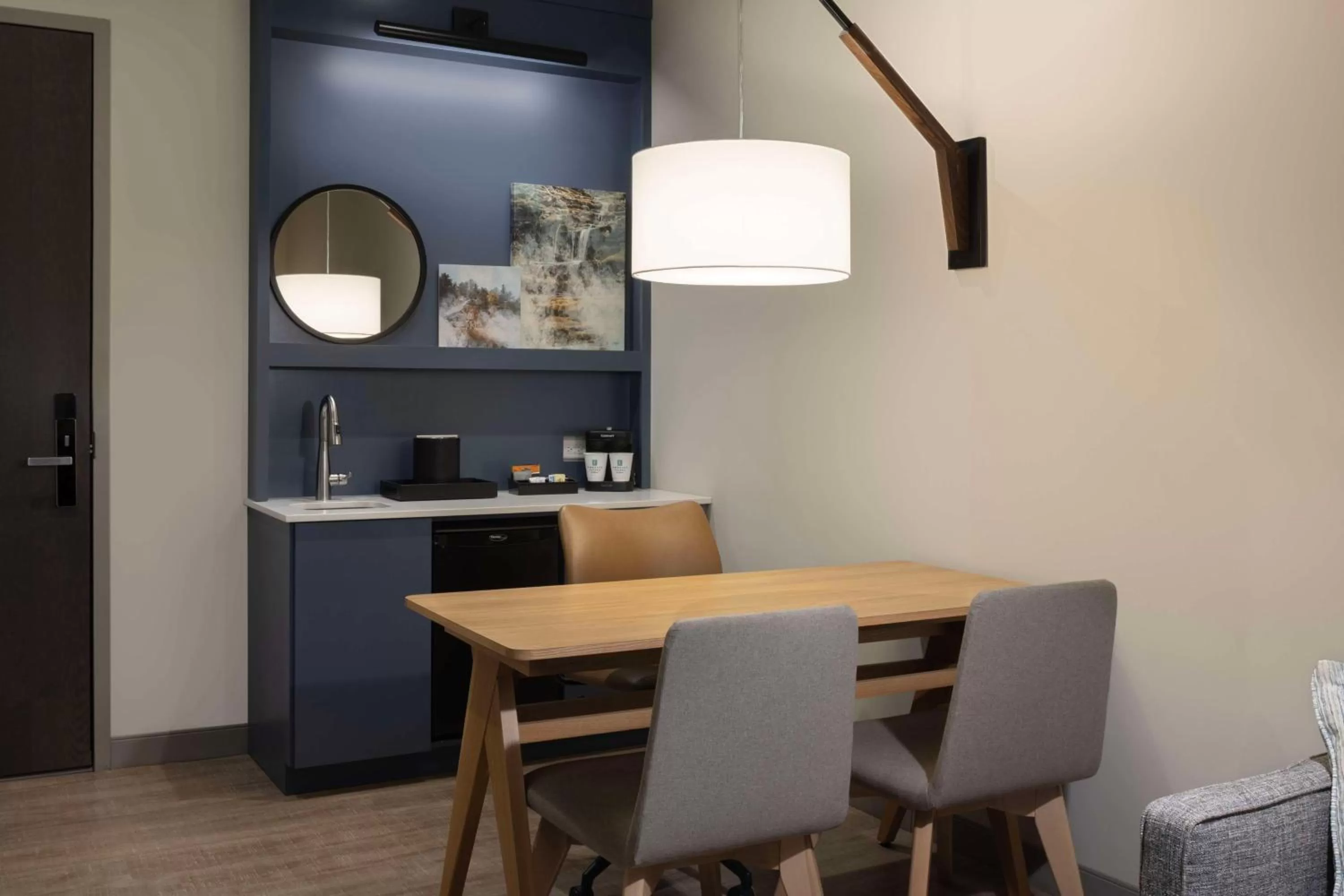 Photo of the whole room in Embassy Suites By Hilton Bowling Green