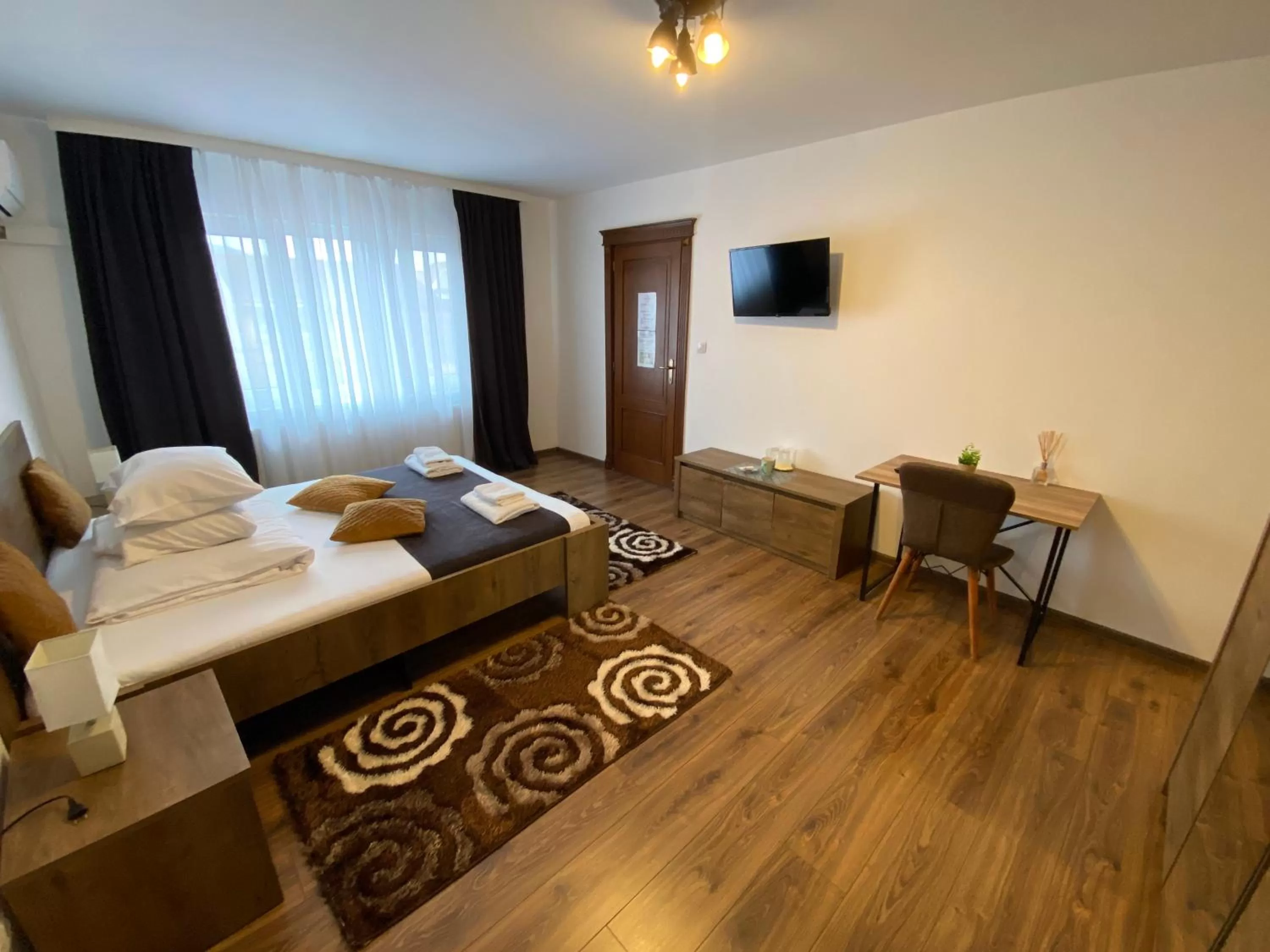 Photo of the whole room in Pensiunea Pictorilor