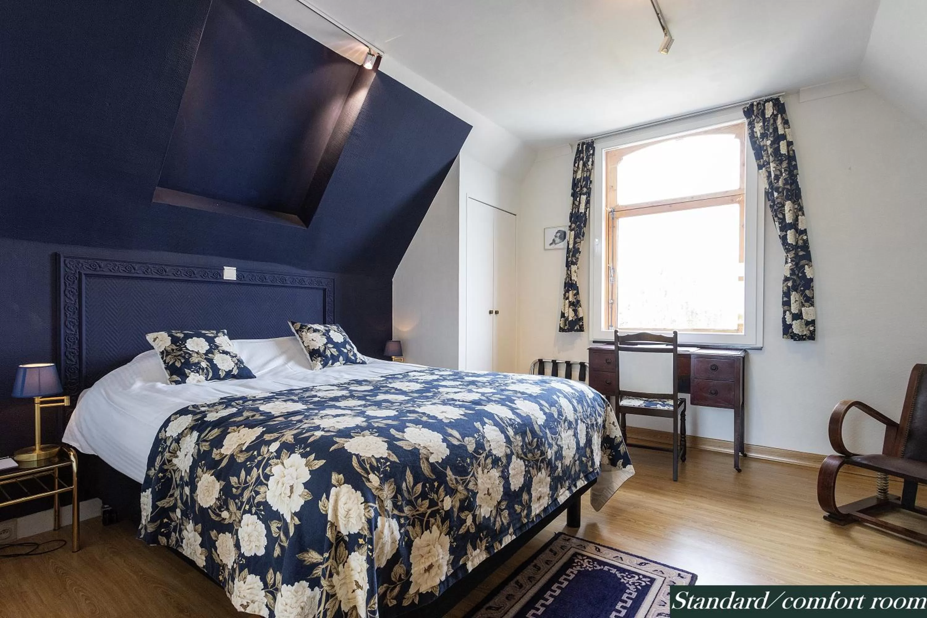 Photo of the whole room, Bed in Boutique hotel Shamon