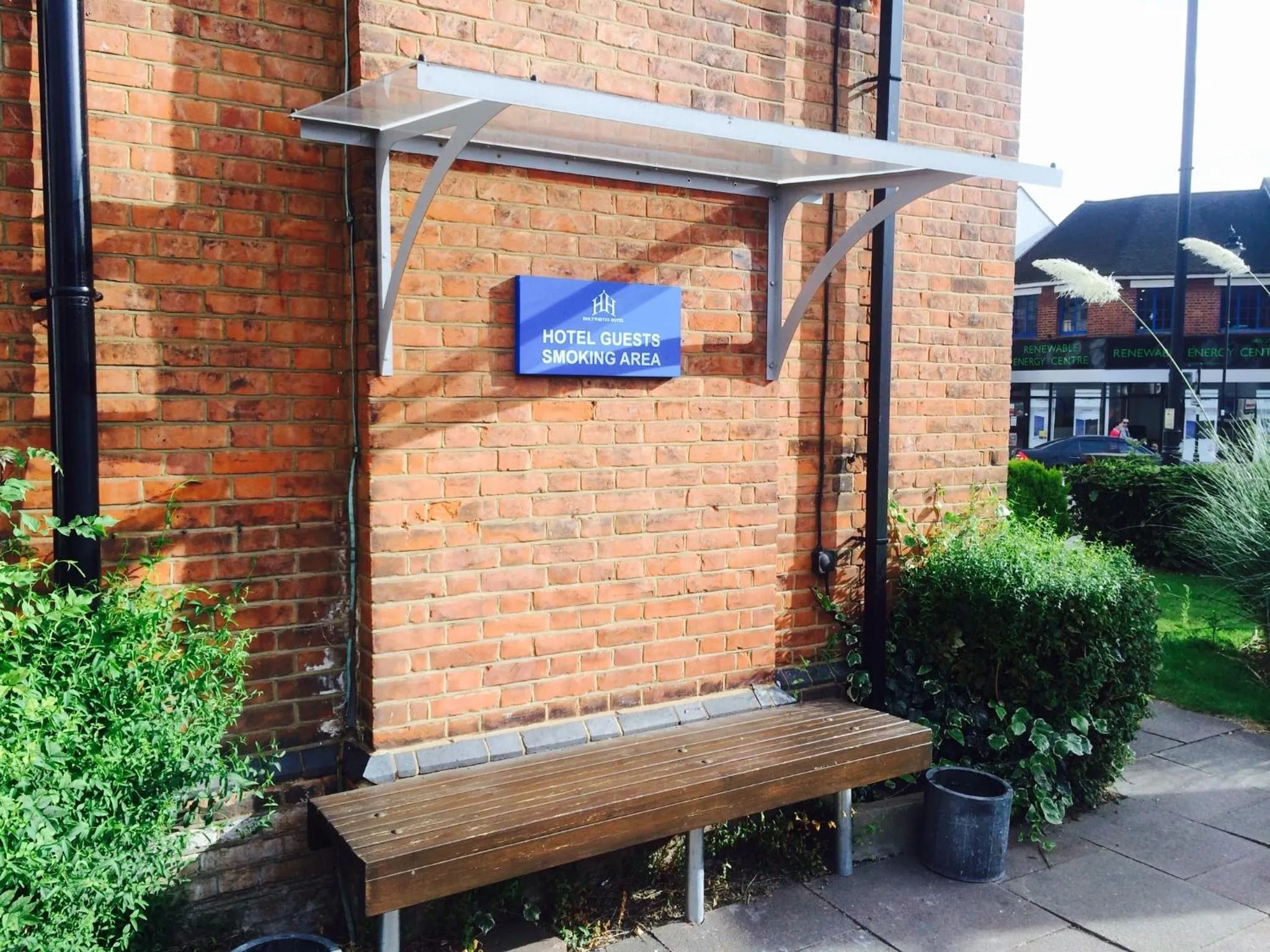 Facade/entrance in Holtwhites Hotel