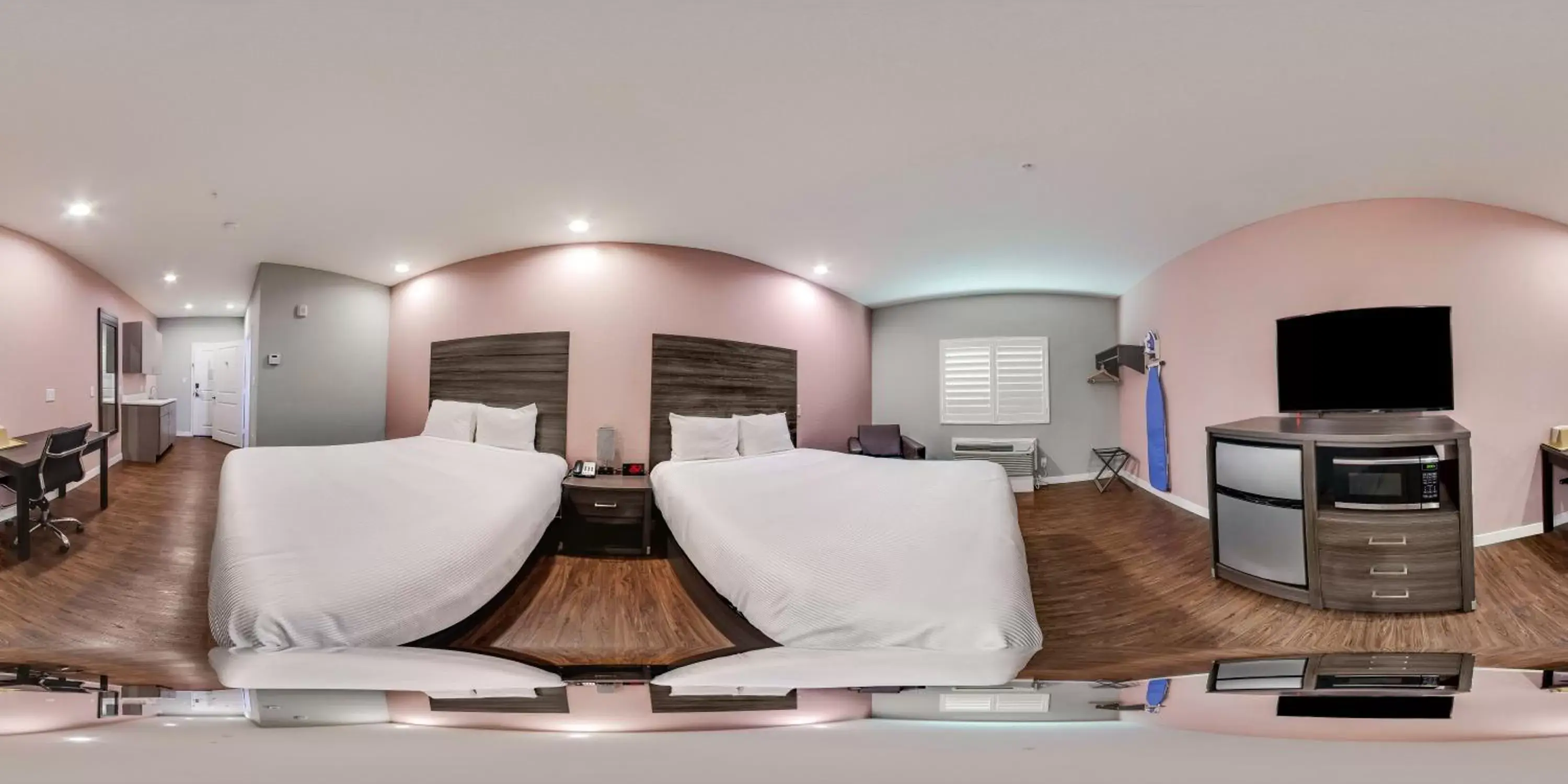 Queen Room - Disability Access/Non-Smoking in Scottish Inns & Suites Houston, TX Queen Room - Disability Access/Non-Smoking in Scottish Inns & Suites Houston, TX