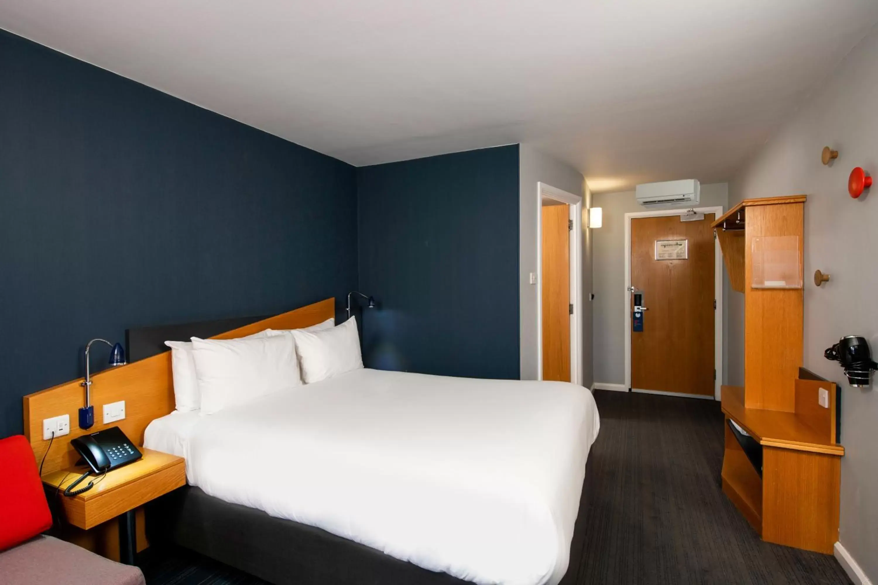 Standard Double Room with Free Hot Breakfast in Holiday Inn Express Stoke-On-Trent by IHG Standard Double Room with Free Hot Breakfast in Holiday Inn Express Stoke-On-Trent by IHG