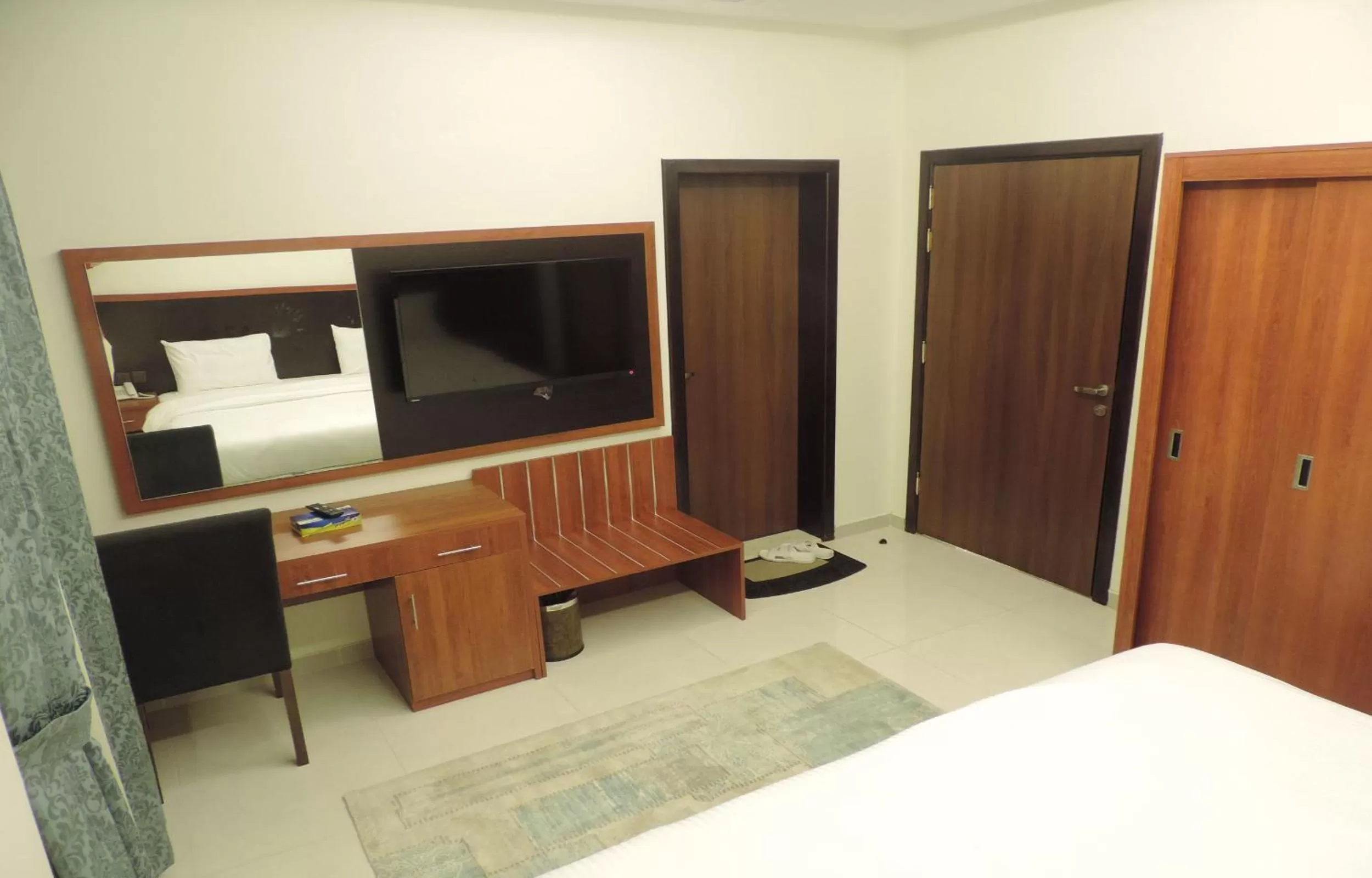 TV and multimedia, Bed in Rama Yanbu Hotel-Suite