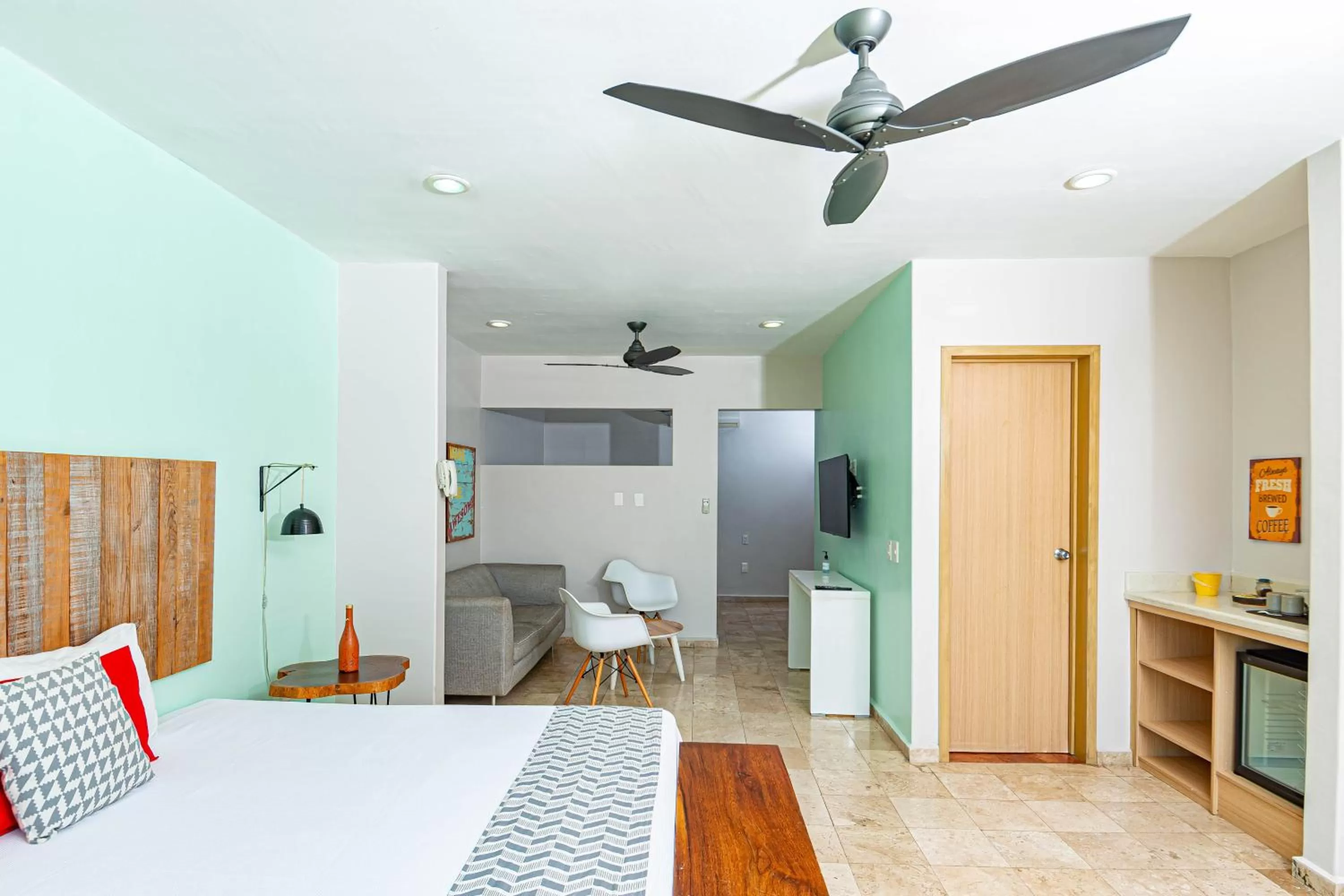 Photo of the whole room in Hotel Boutique Rato 10