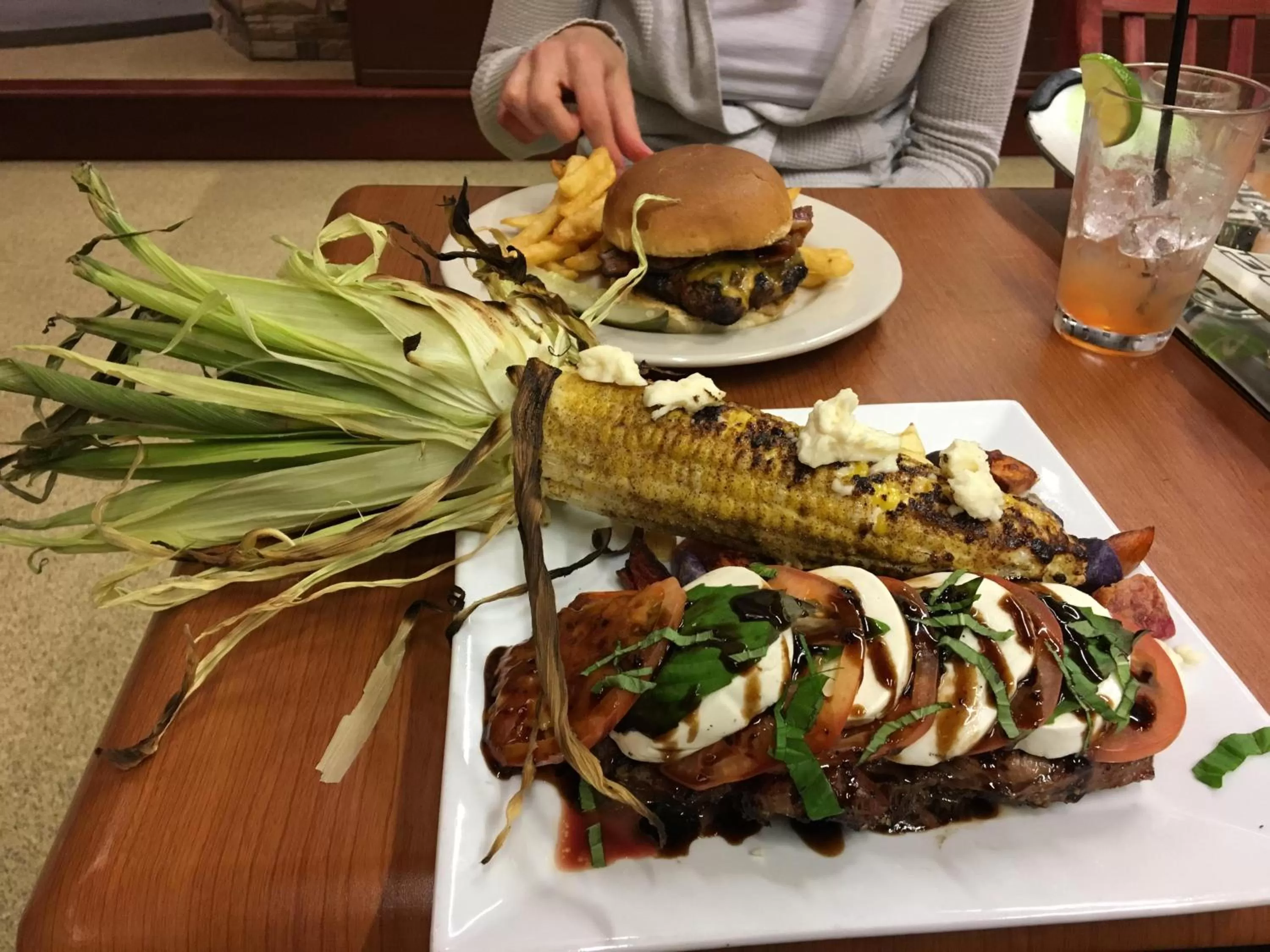 Food and drinks in Hope Lake Lodge & Indoor Waterpark