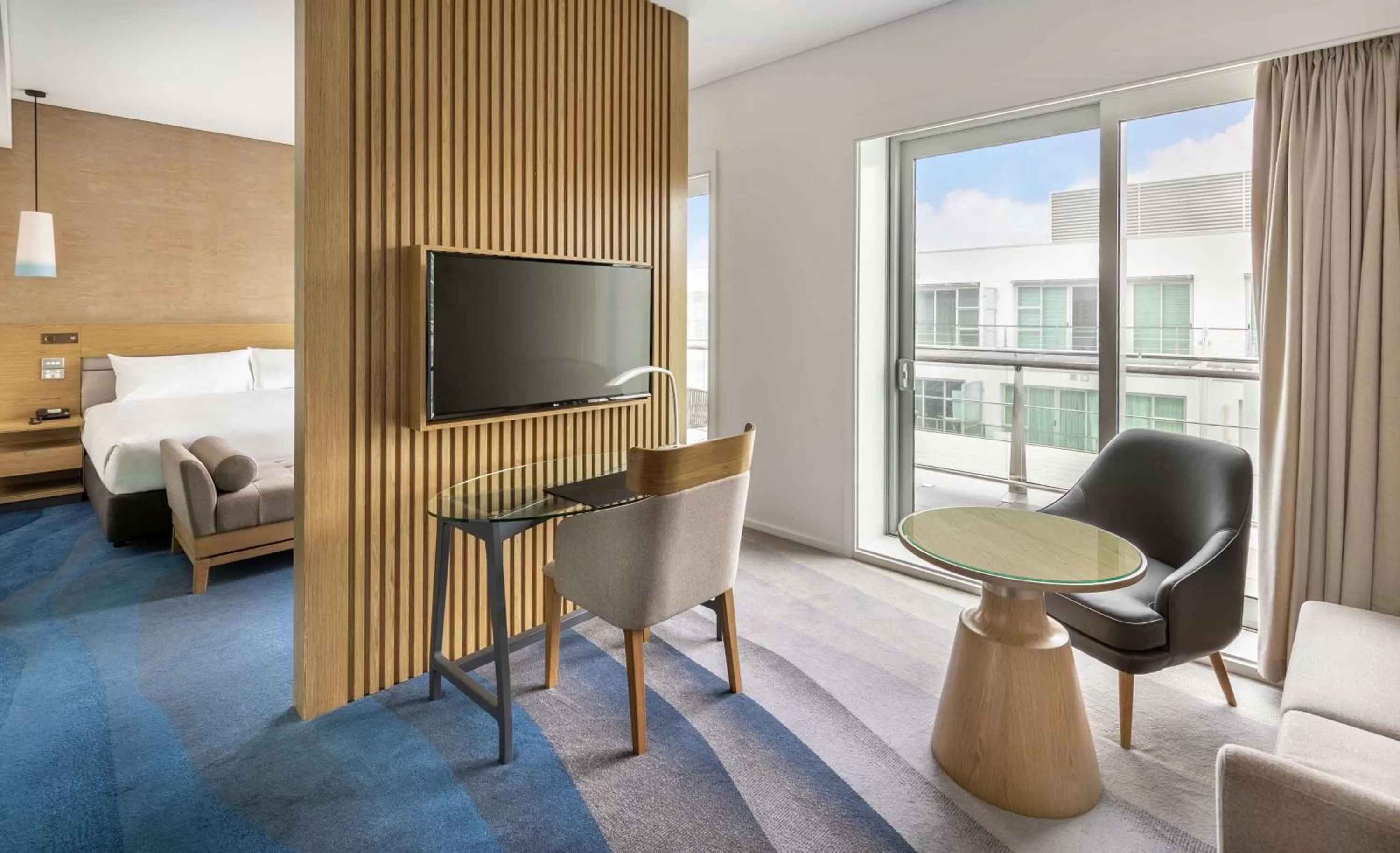 Living room, Bed in Hilton Auckland