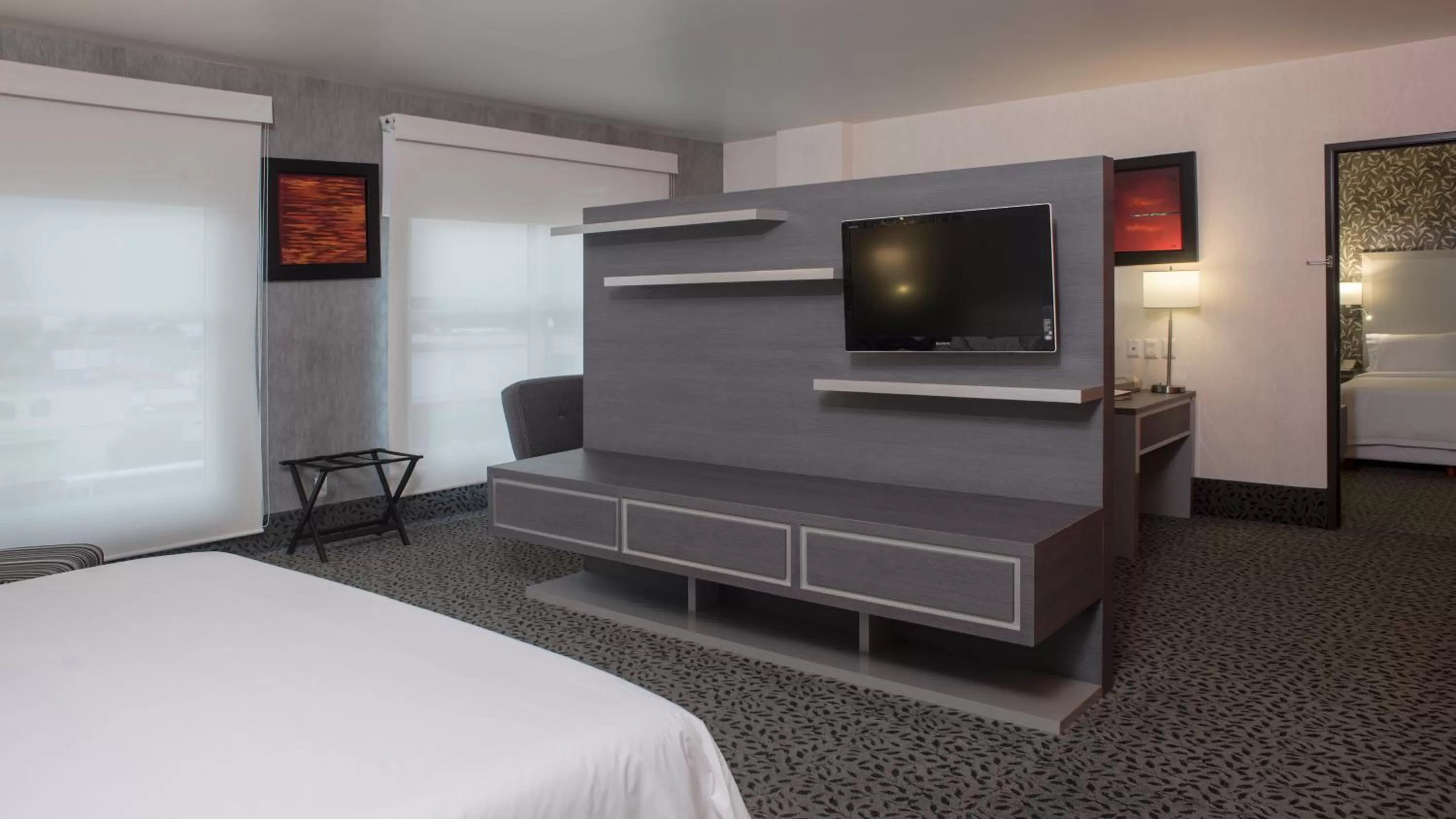 Photo of the whole room, Bed in Holiday Inn Express & Suites Queretaro by IHG