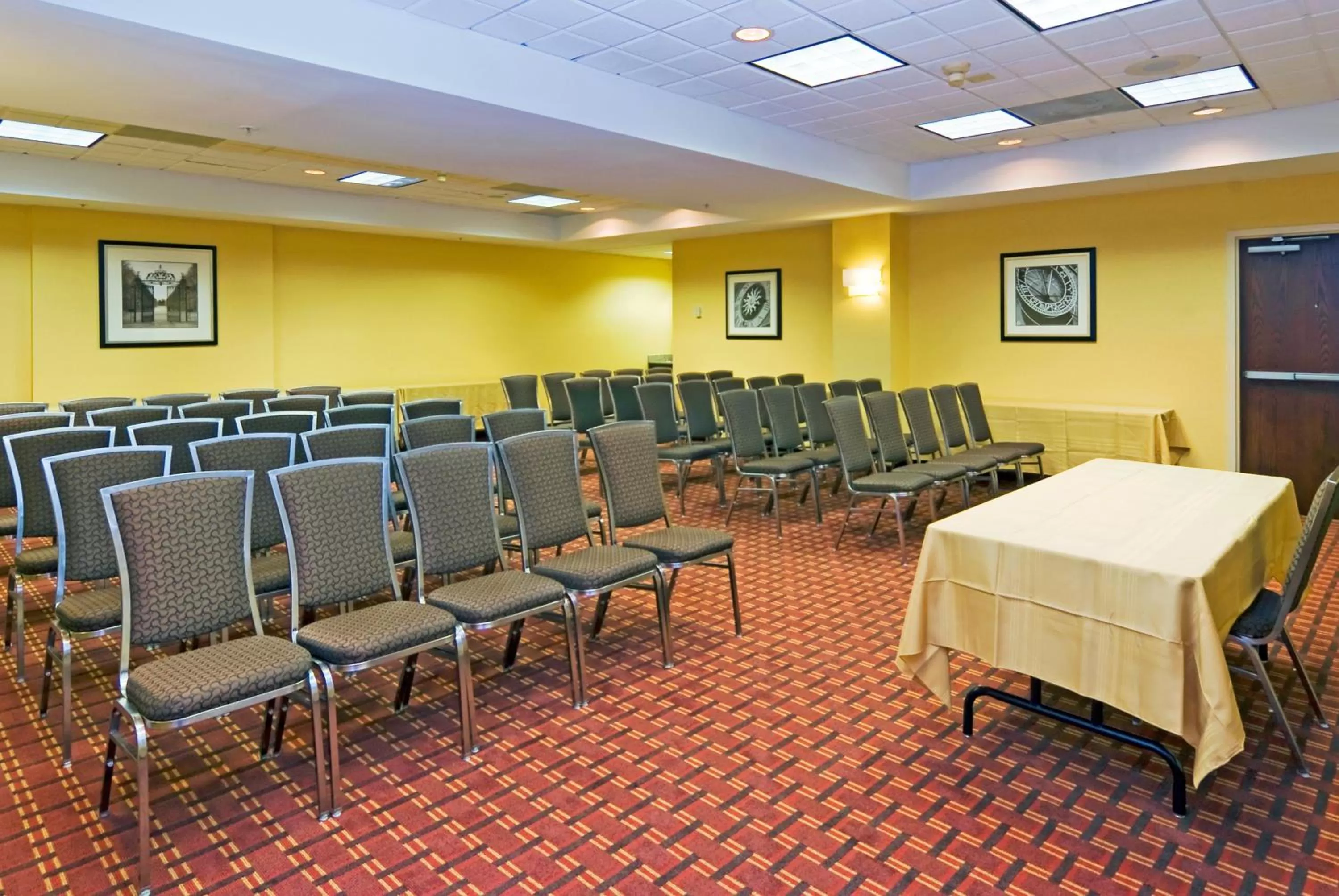 Meeting/conference room in Holiday Inn Express Hotel & Suites Kendall East-Miami by IHG
