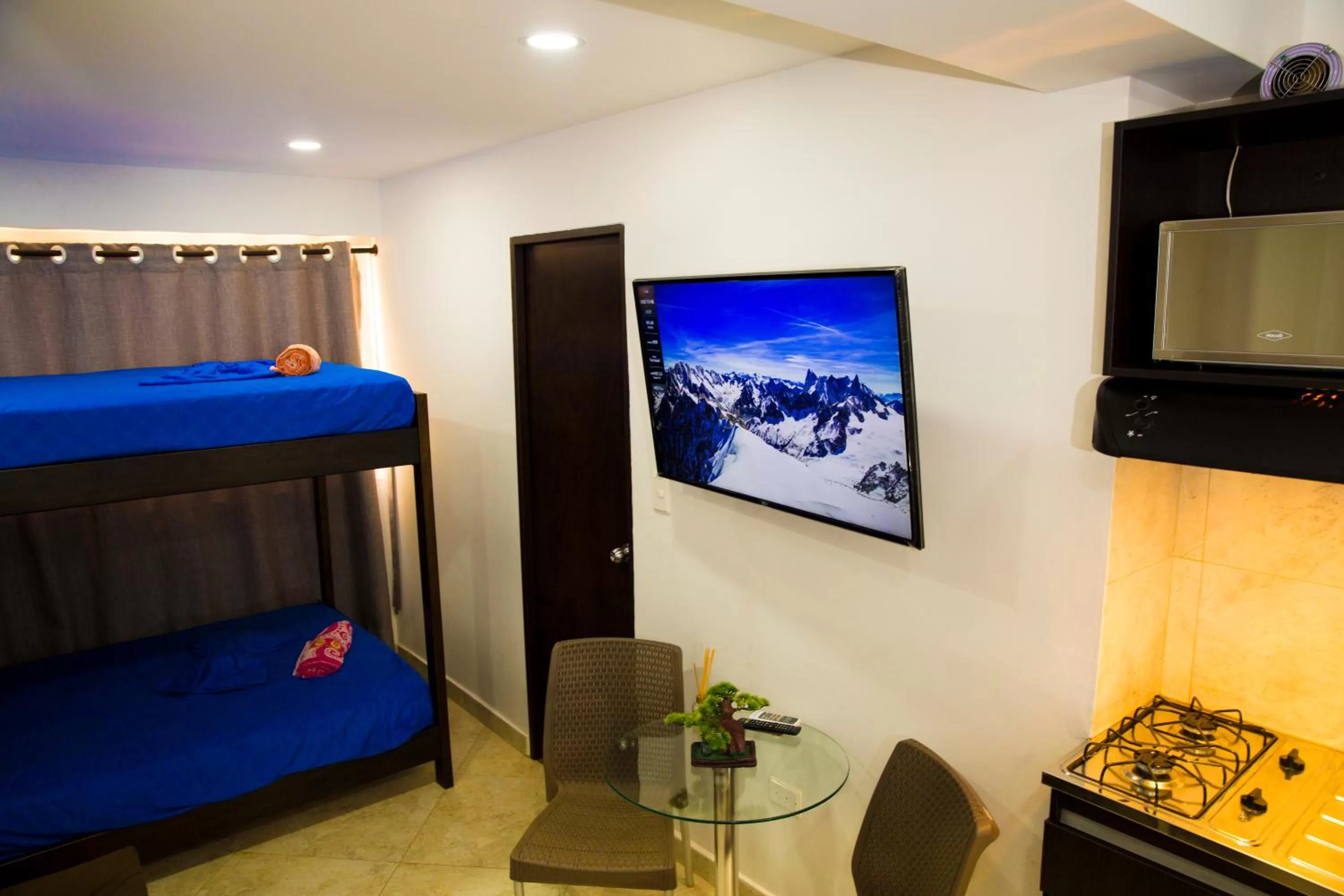 Photo of the whole room, Bed in Hollywood Beach Suite