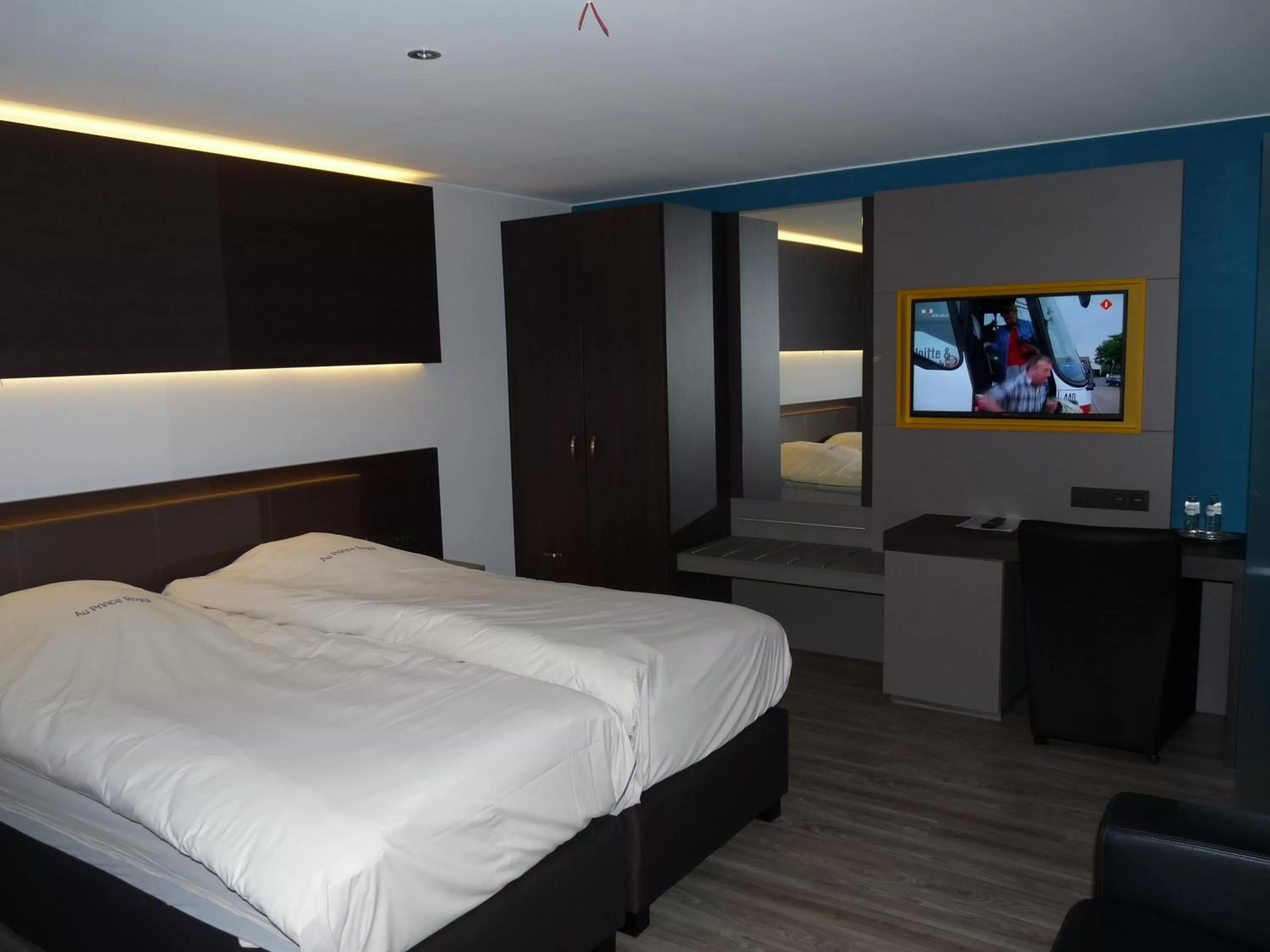 Bedroom, Bed in Hotel Au Prince Royal