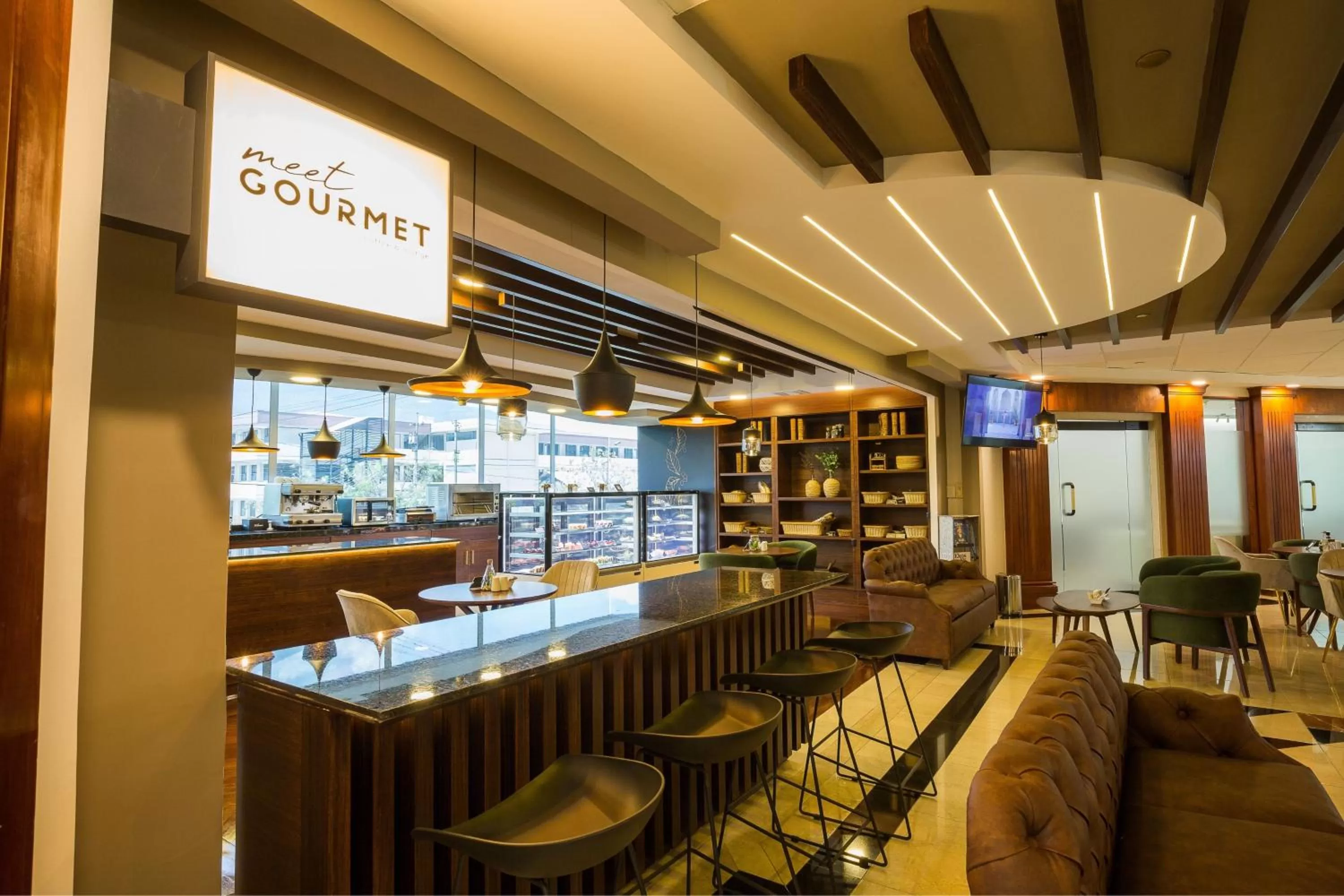 Restaurant/places to eat in JW Marriott Quito