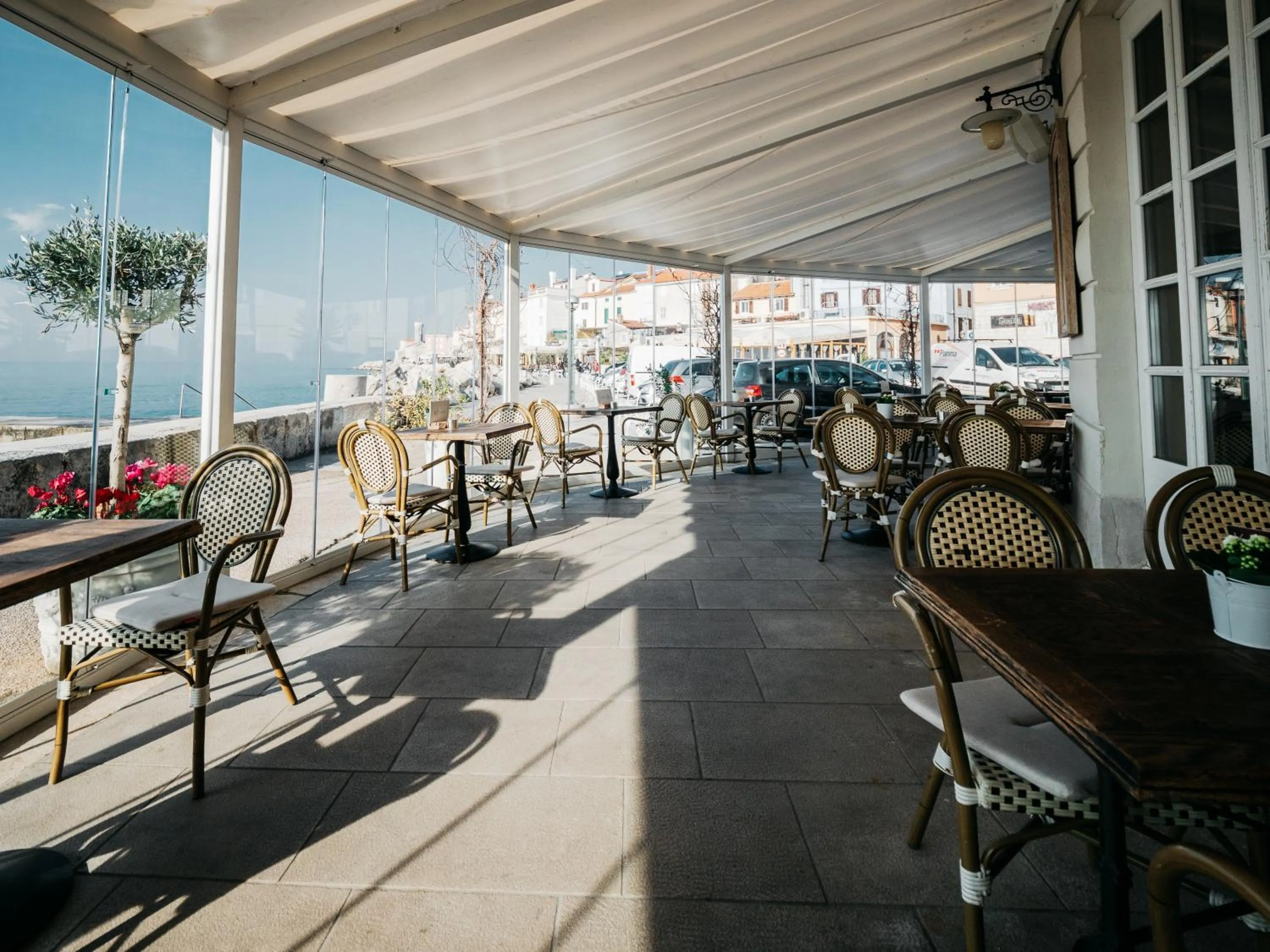 Restaurant/places to eat in Hotel Piran
