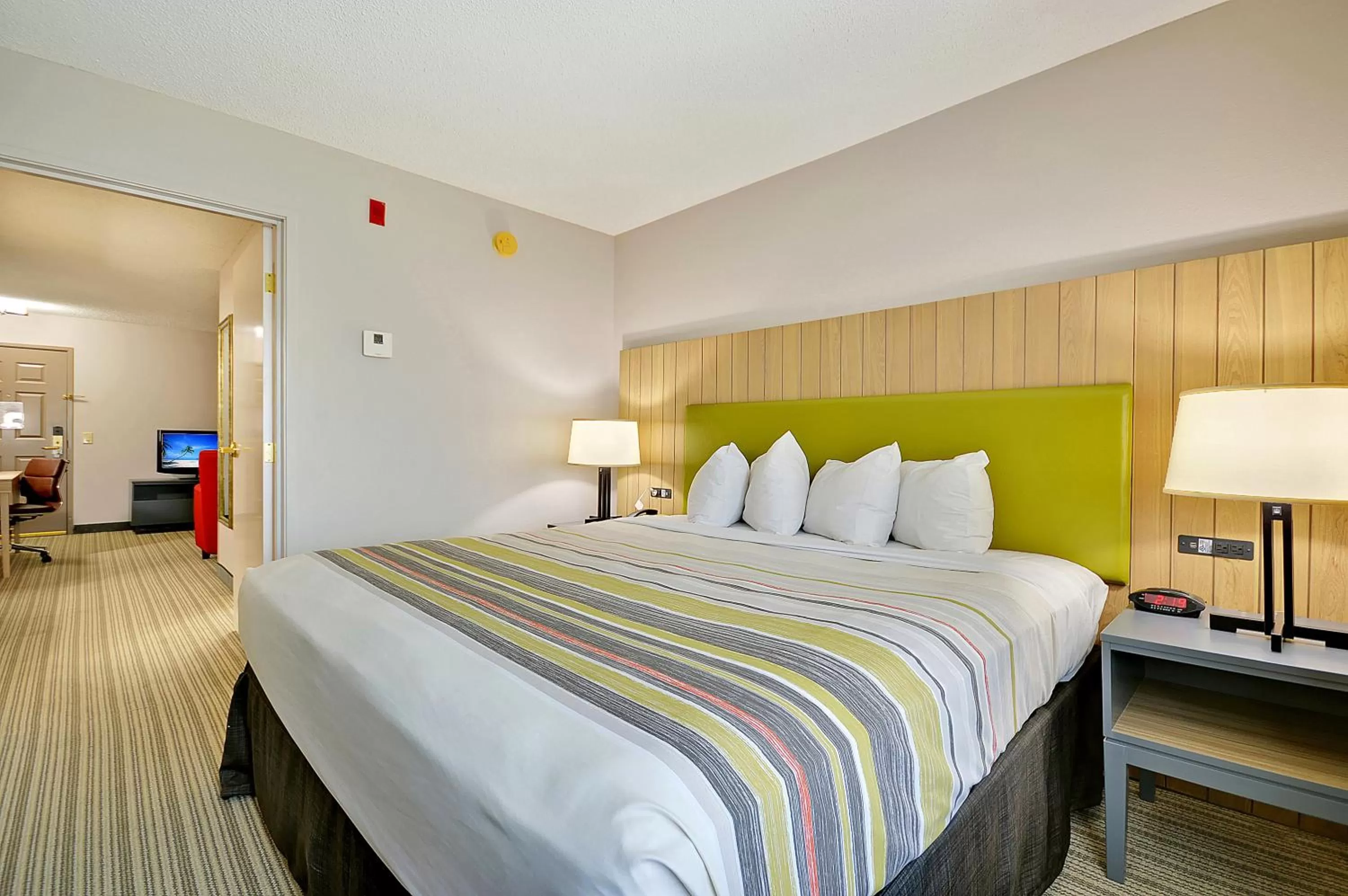 Bedroom, Bed in Country Inn & Suites By Radisson, Charleston North, SC