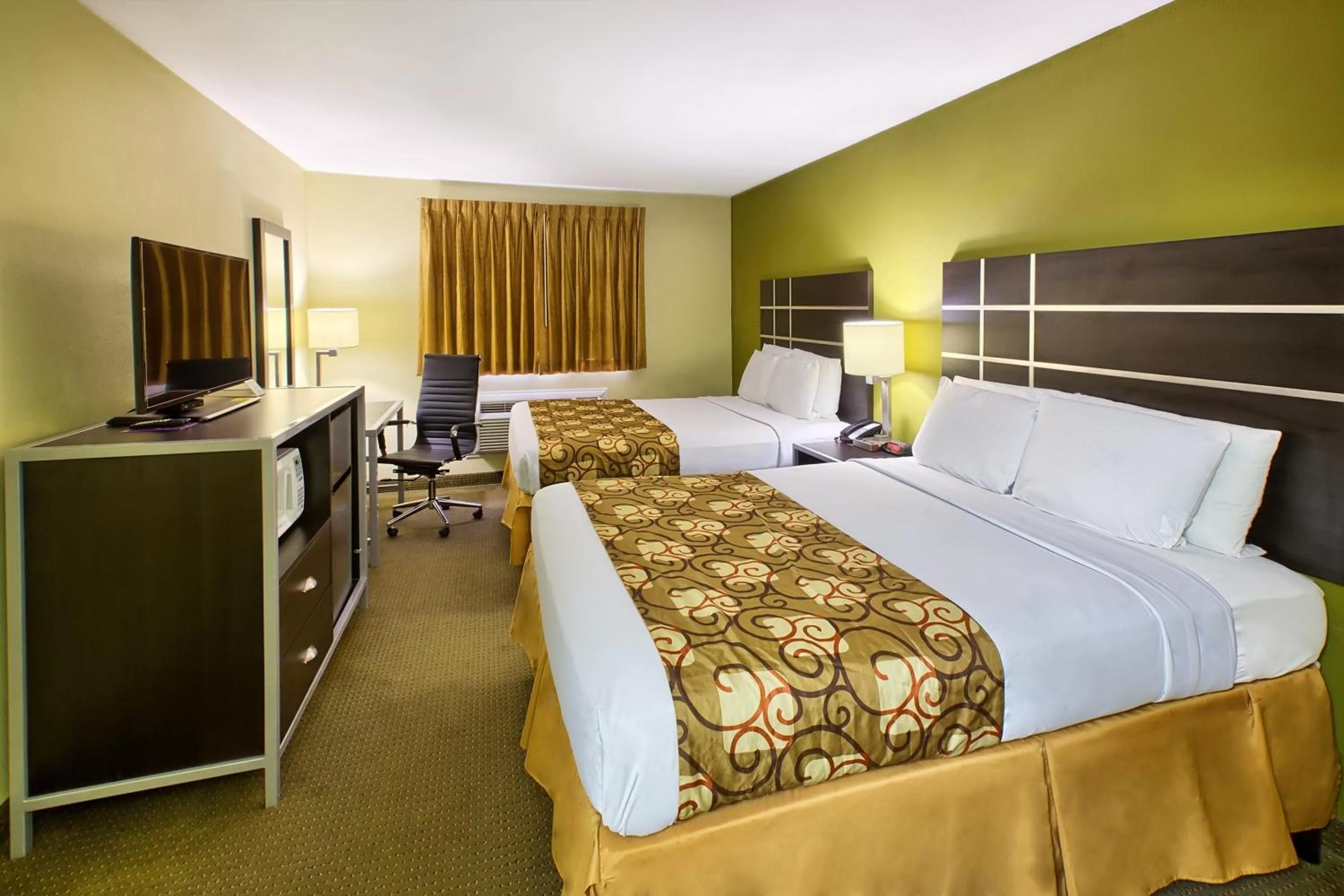 Bedroom, Bed in Country Hearth Inn of Knightdale