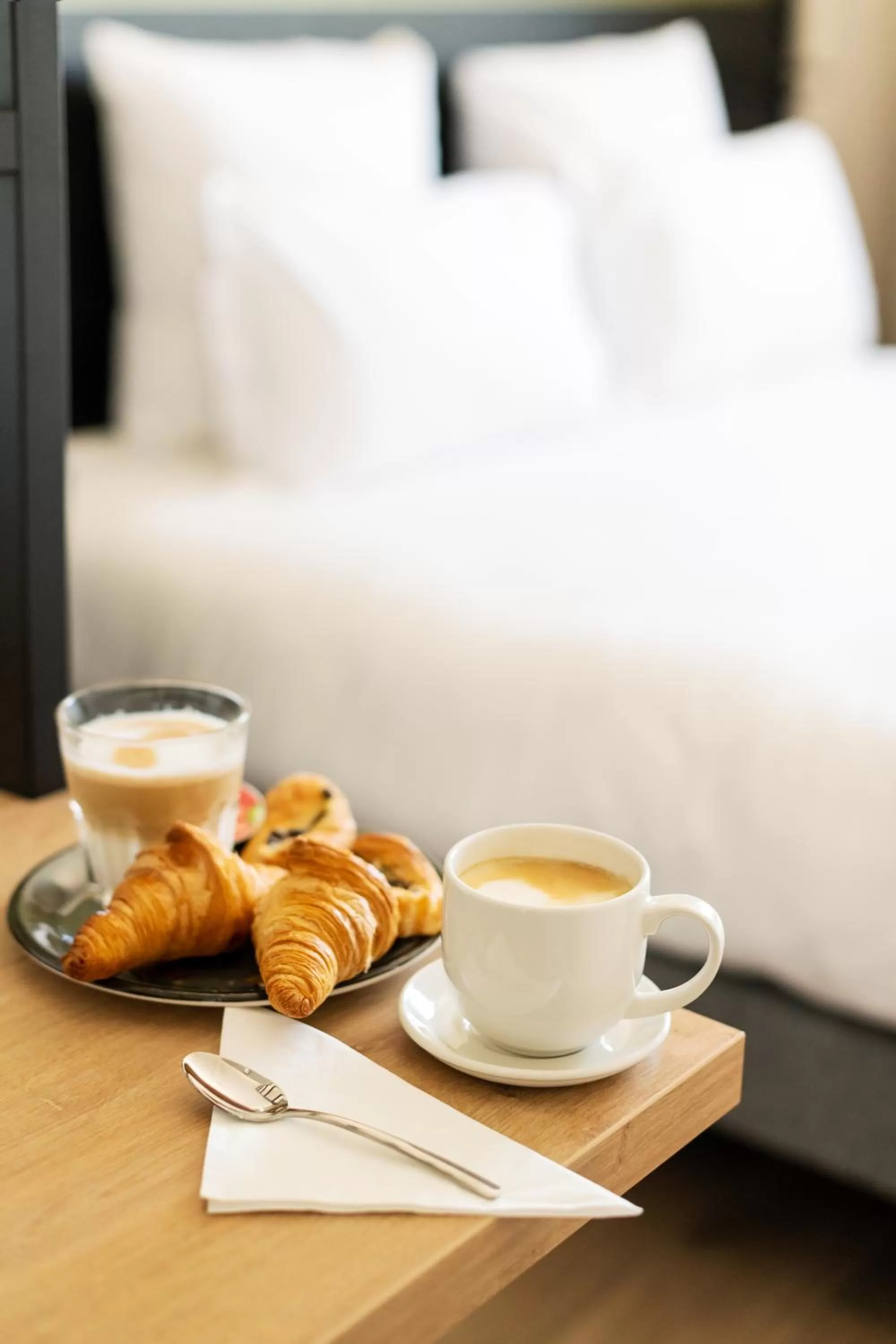Breakfast, Bed in B&B HOTEL Nyon