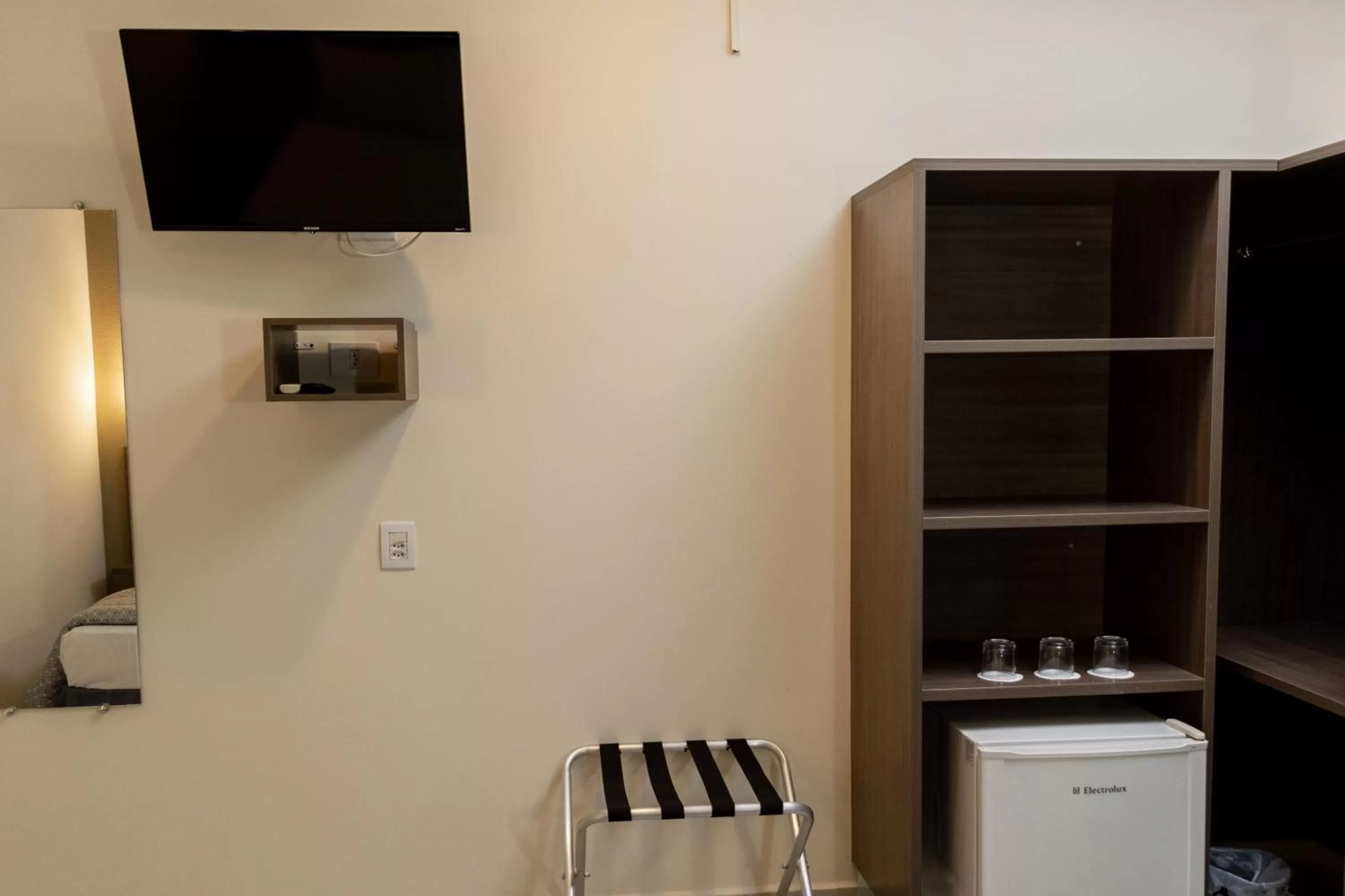 TV/Entertainment Center in Astor Hotel