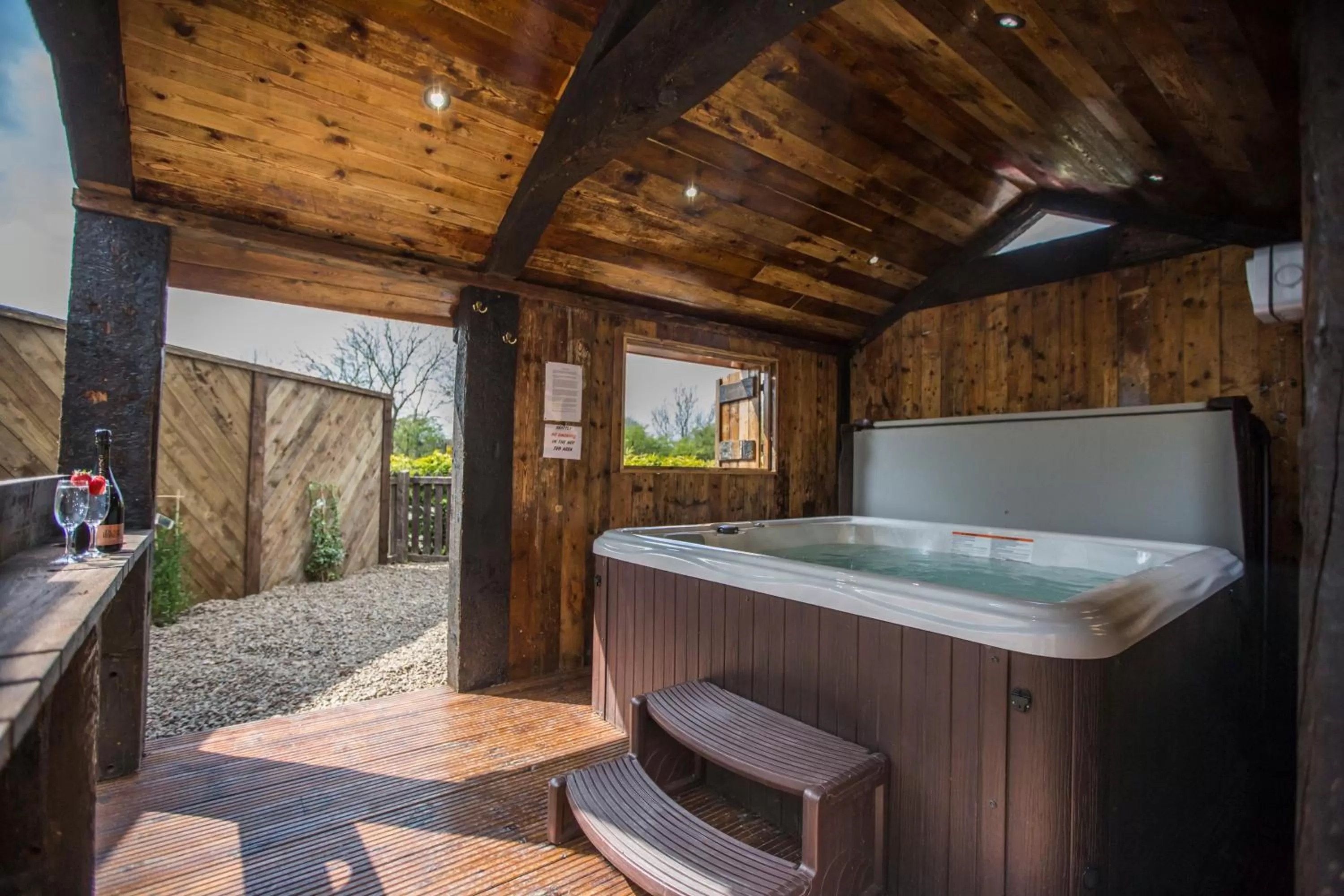 Hot Tub in South Causey Inn