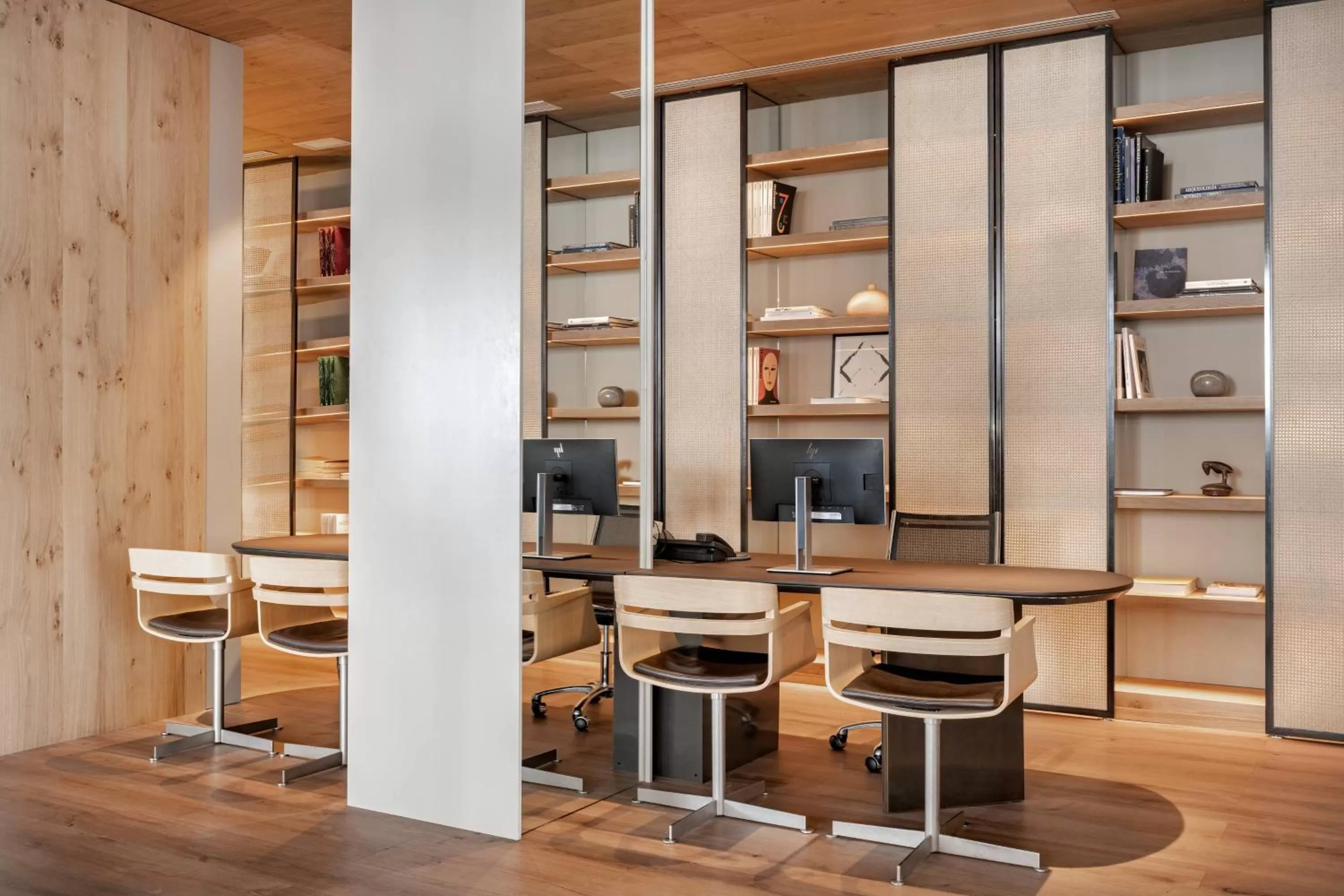 Lounge or bar in AC Hotel Aitana by Marriott