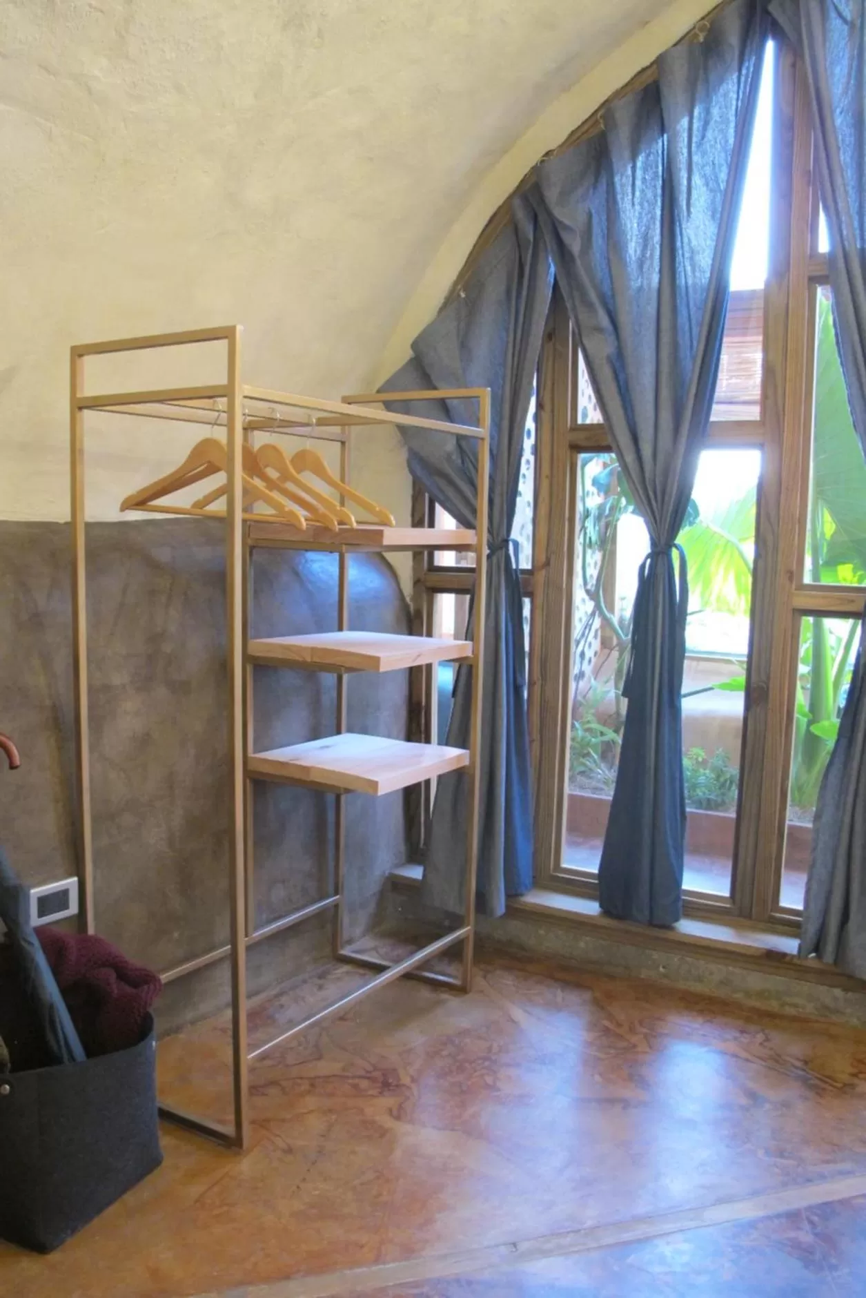 Bedroom in Caliu Earthship Ecolodge