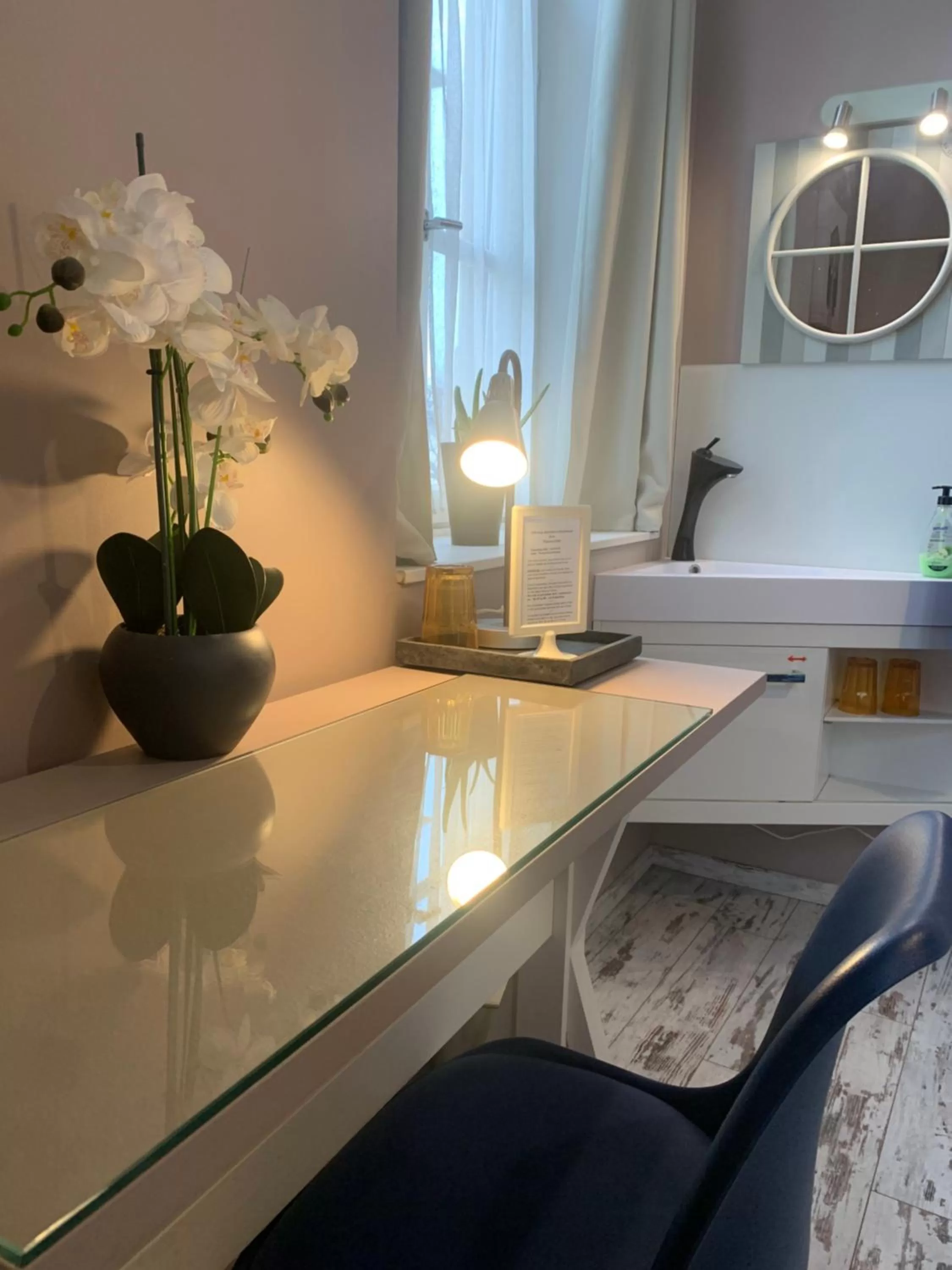 Lyon City Home's Bed & Breakfast