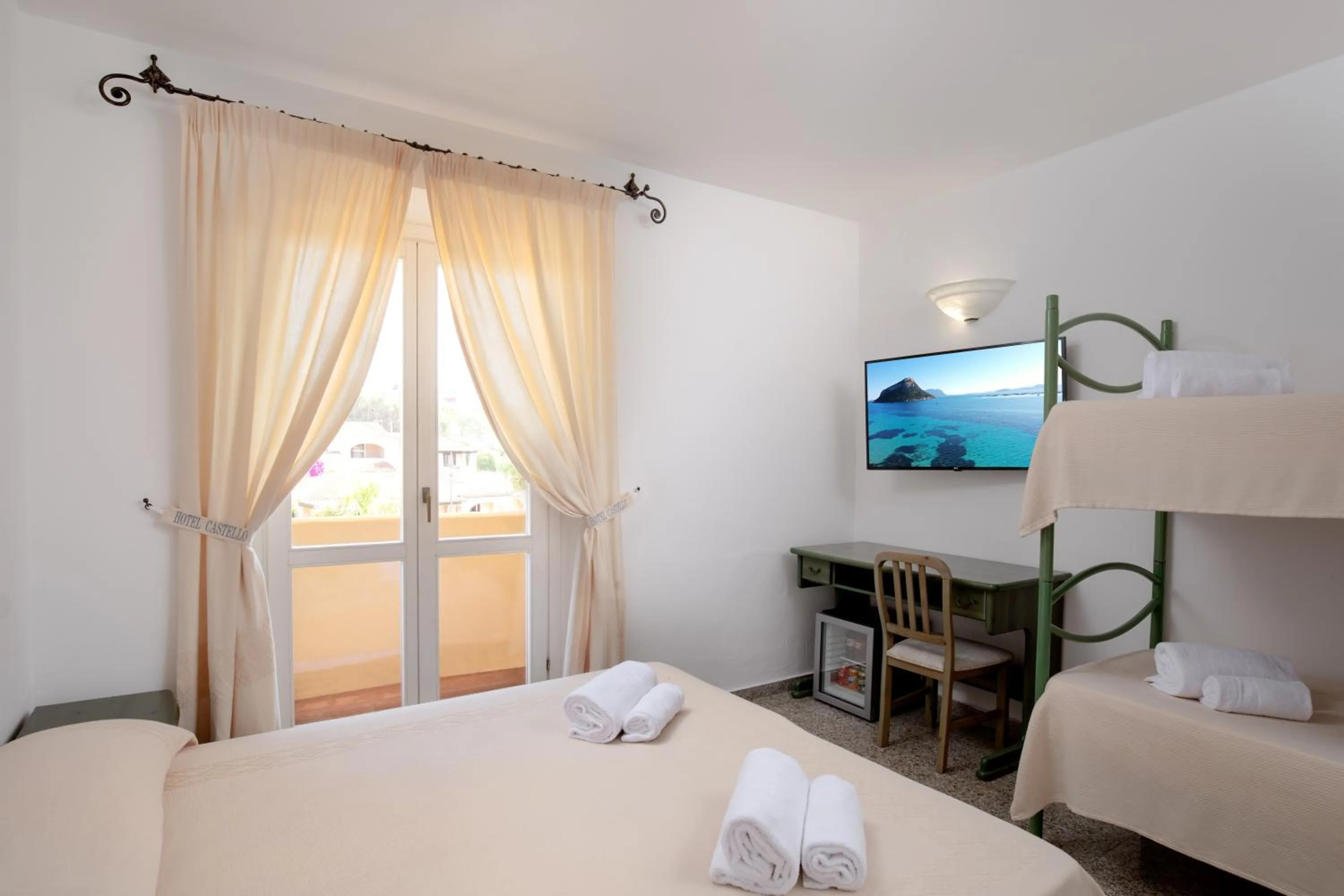 Photo of the whole room, Bed in Hotel Castello