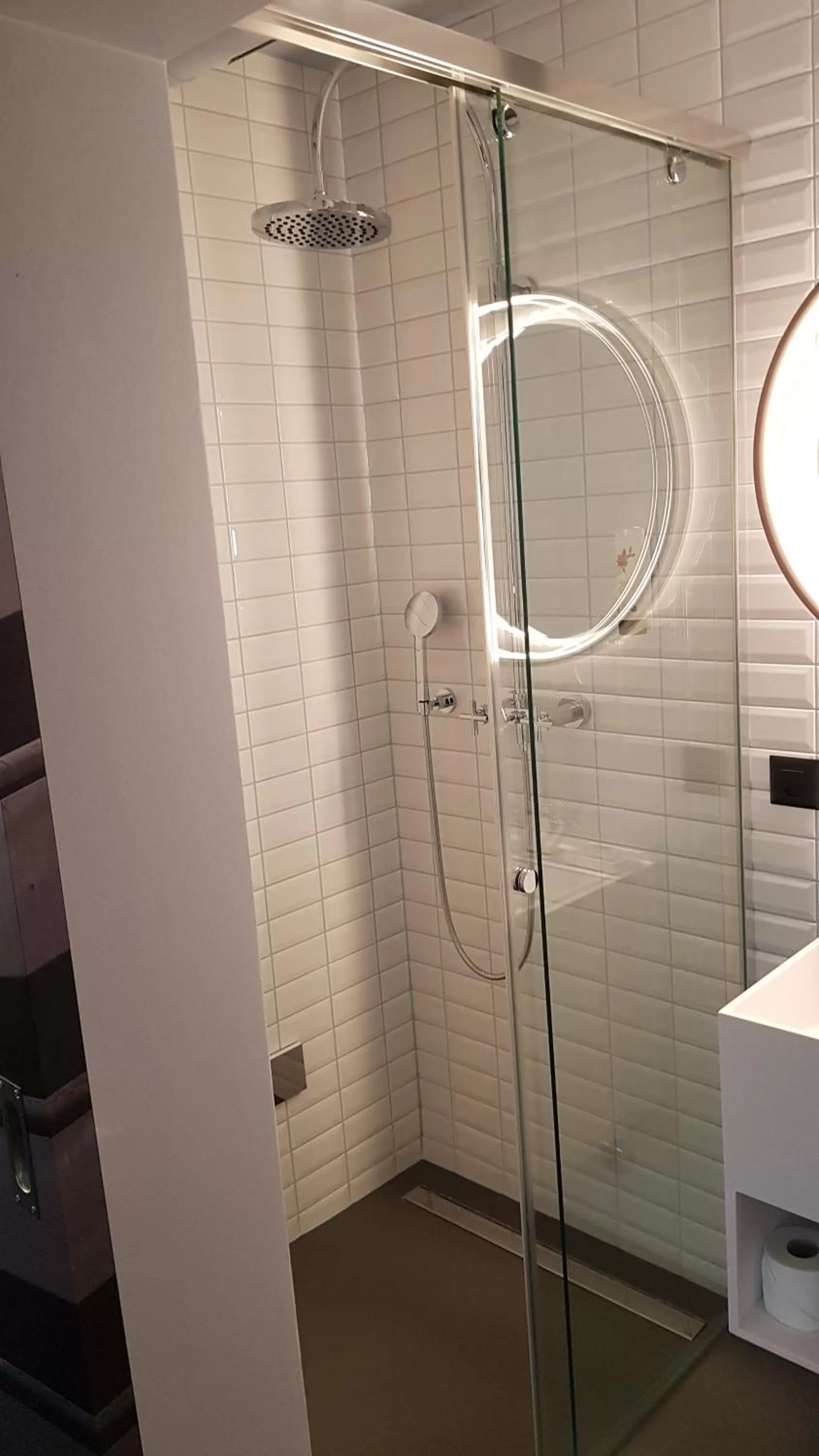 Shower in BLOOM Boutique Hotel & Lounge Basel