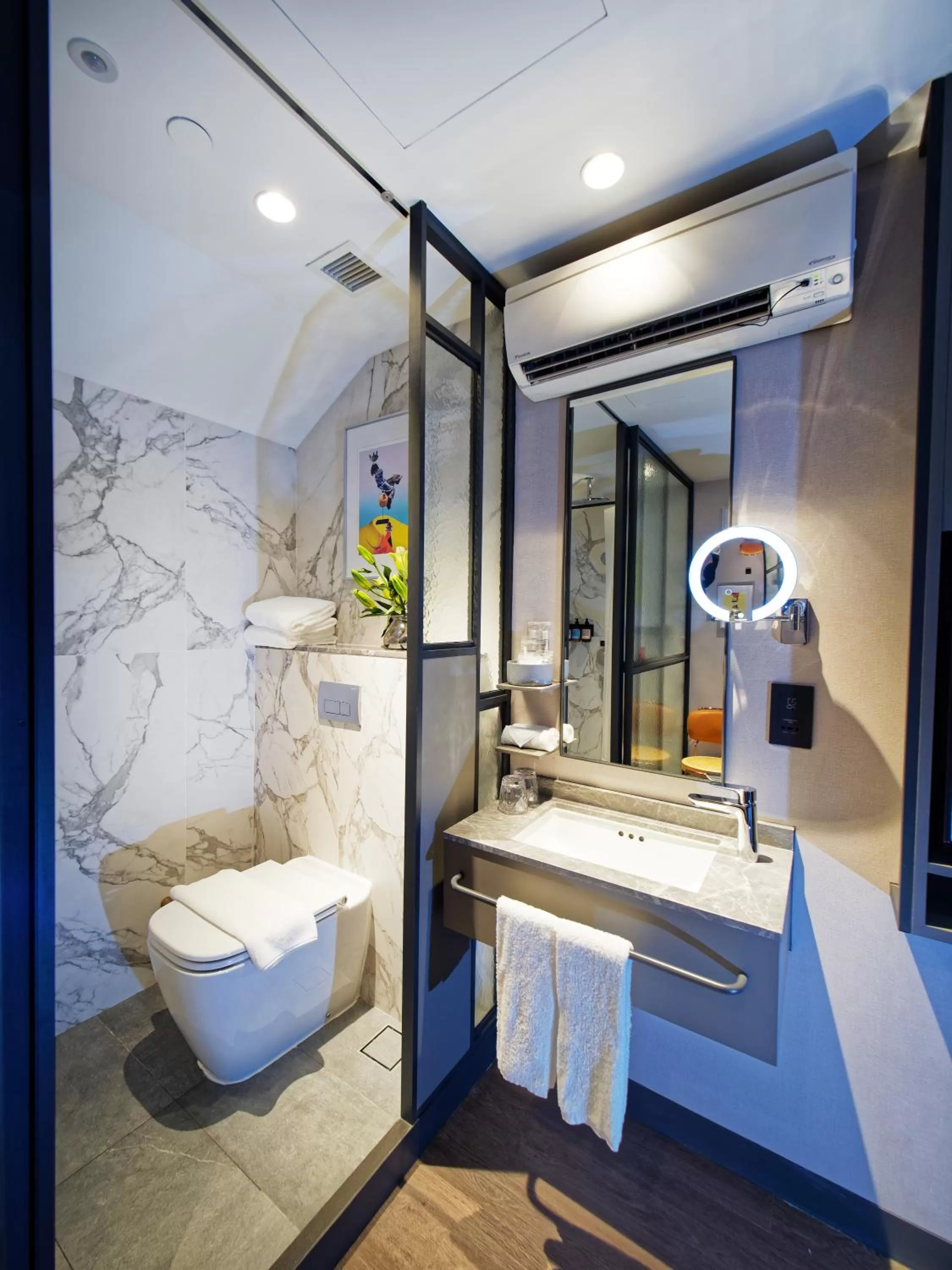 Toilet in Hotel Soloha at Chinatown