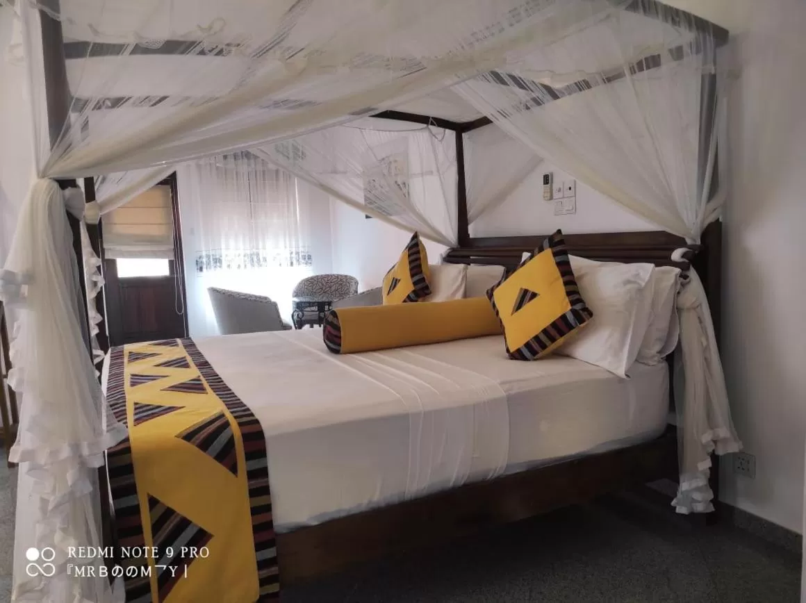 Bedroom, Bed in Suriya Arana