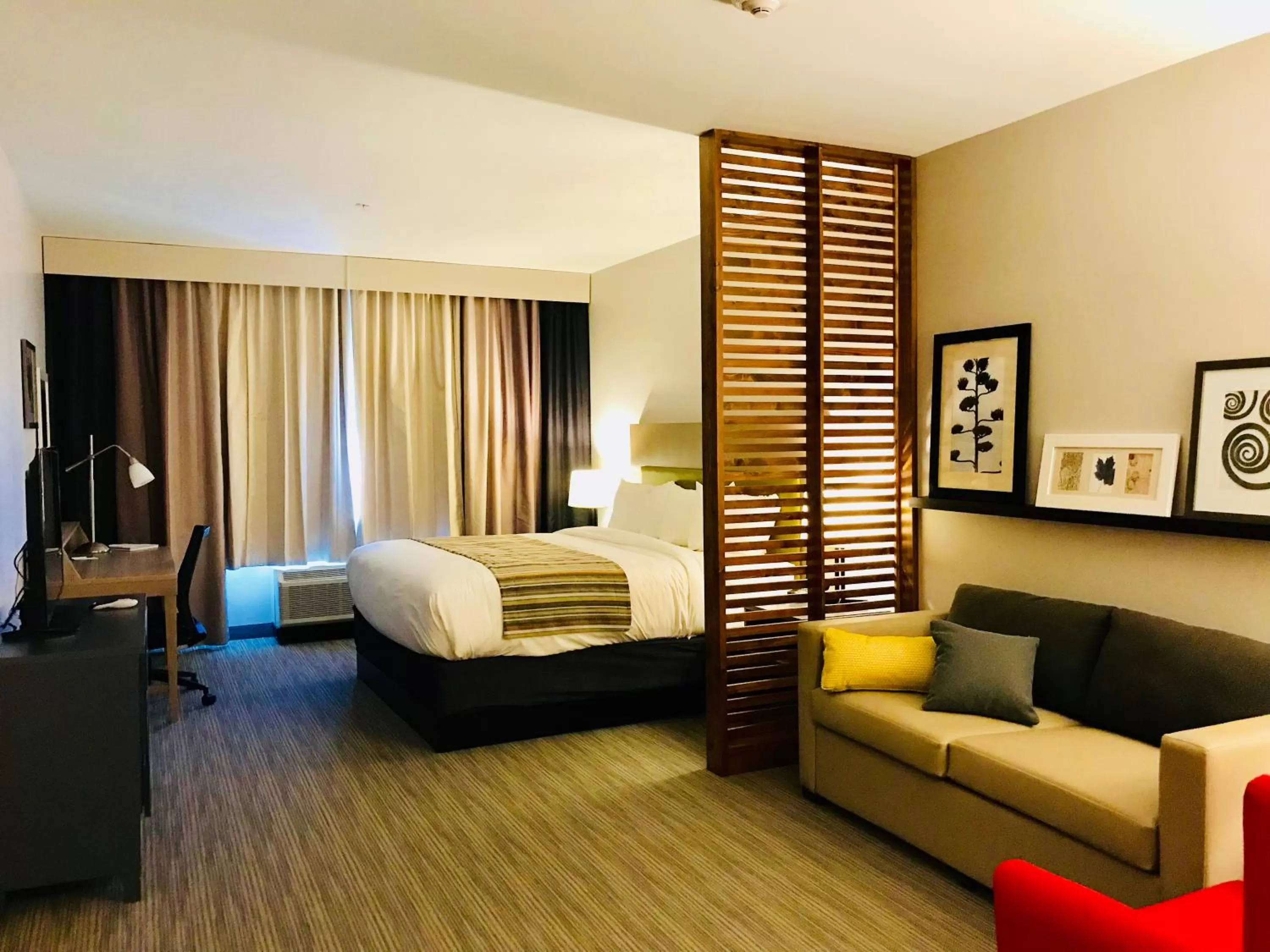 Photo of the whole room, Bed in Country Inn & Suites by Radisson, Page, AZ