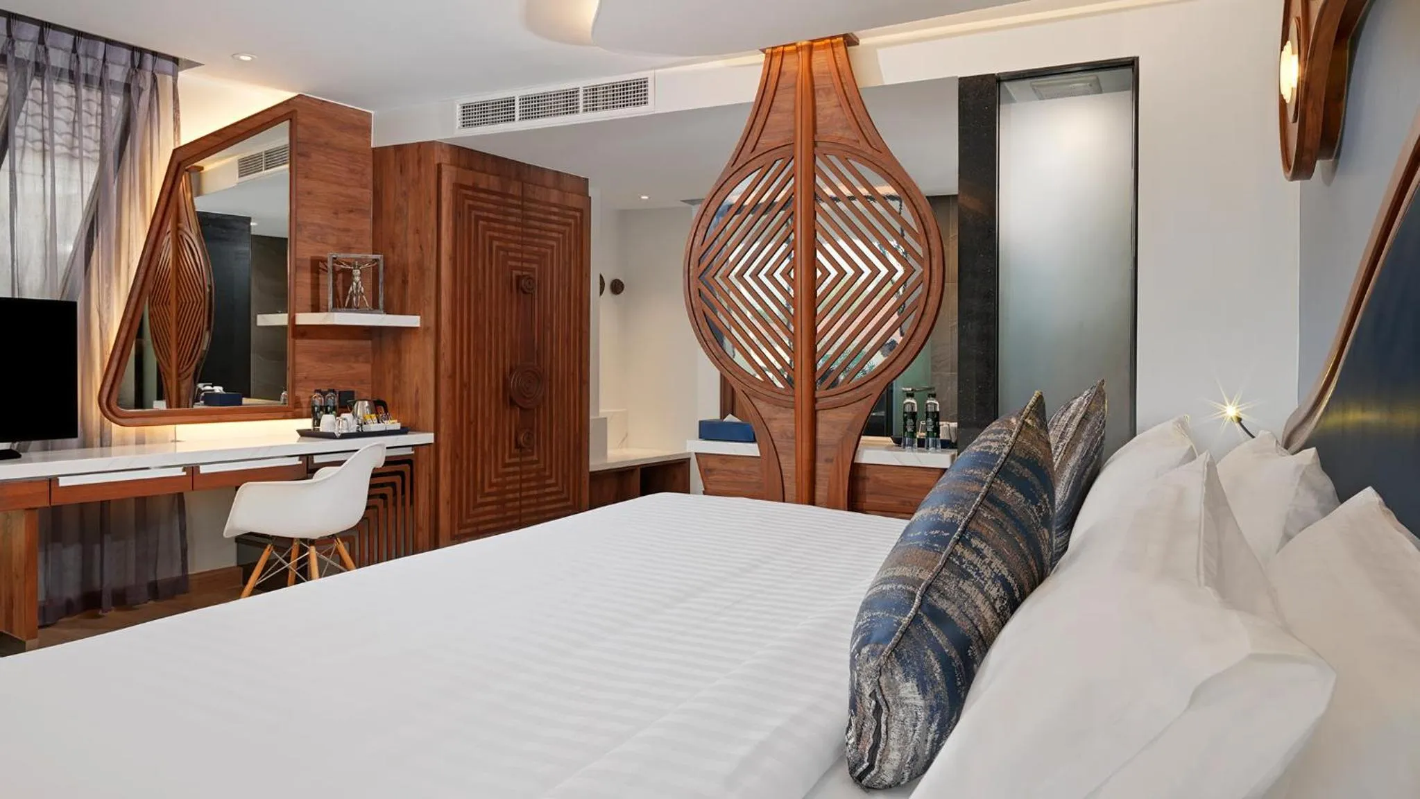 Bedroom, Bed in The Oceanic Sportel Phuket - SHA Extra Plus