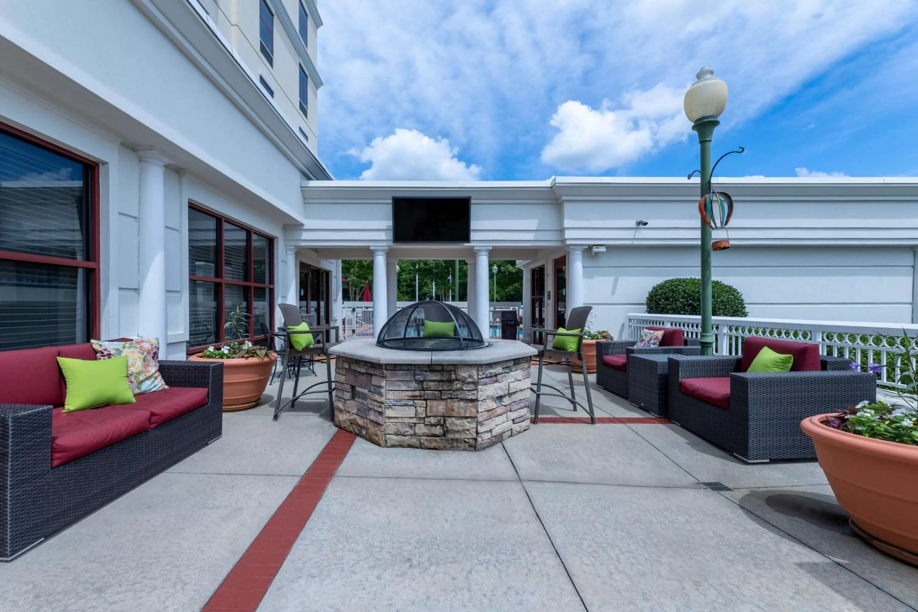 Patio in Hampton Inn Lawrenceville Duluth