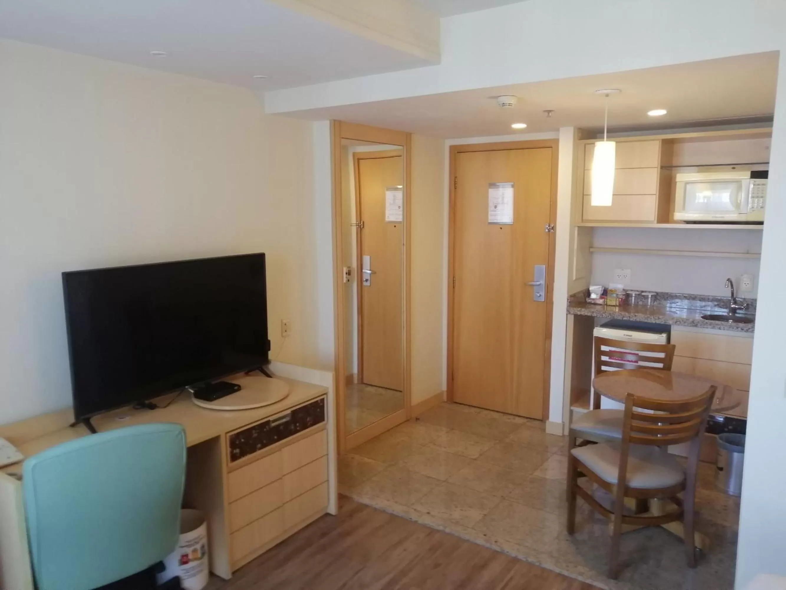 Kitchen or kitchenette in Lets Idea Brasília Hotel